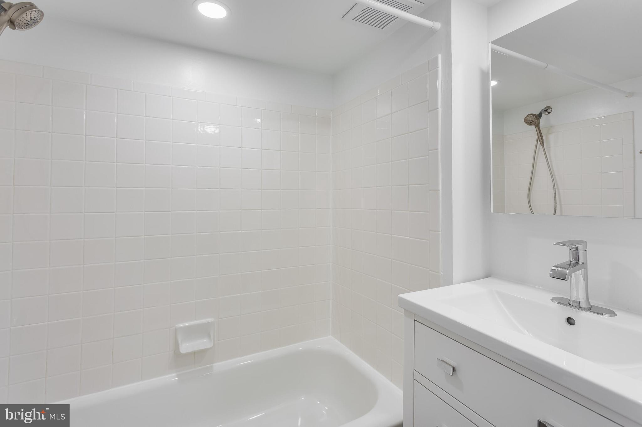 SEVEN OAKS - Residential