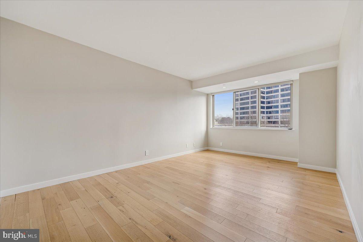 SOMERSET HOUSE - Residential