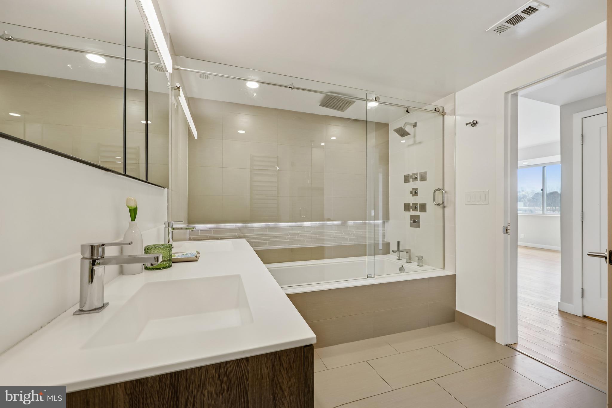 SOMERSET HOUSE - Residential