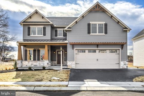 Photo of 205 Parkside Place #LOT 42, LANCASTER, PA 17602 (MLS # PALA2073894)