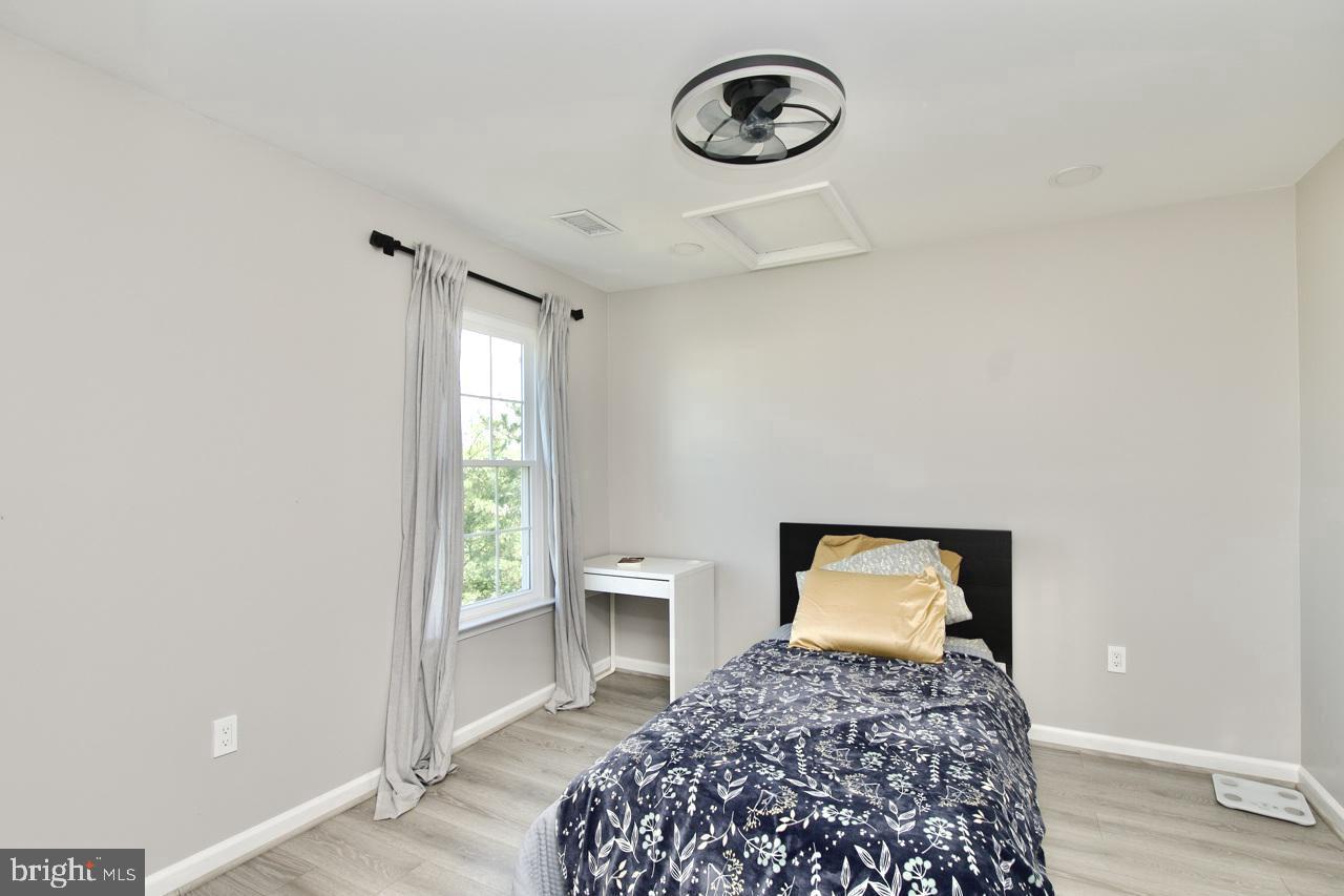 GROVEWOOD - Residential Lease