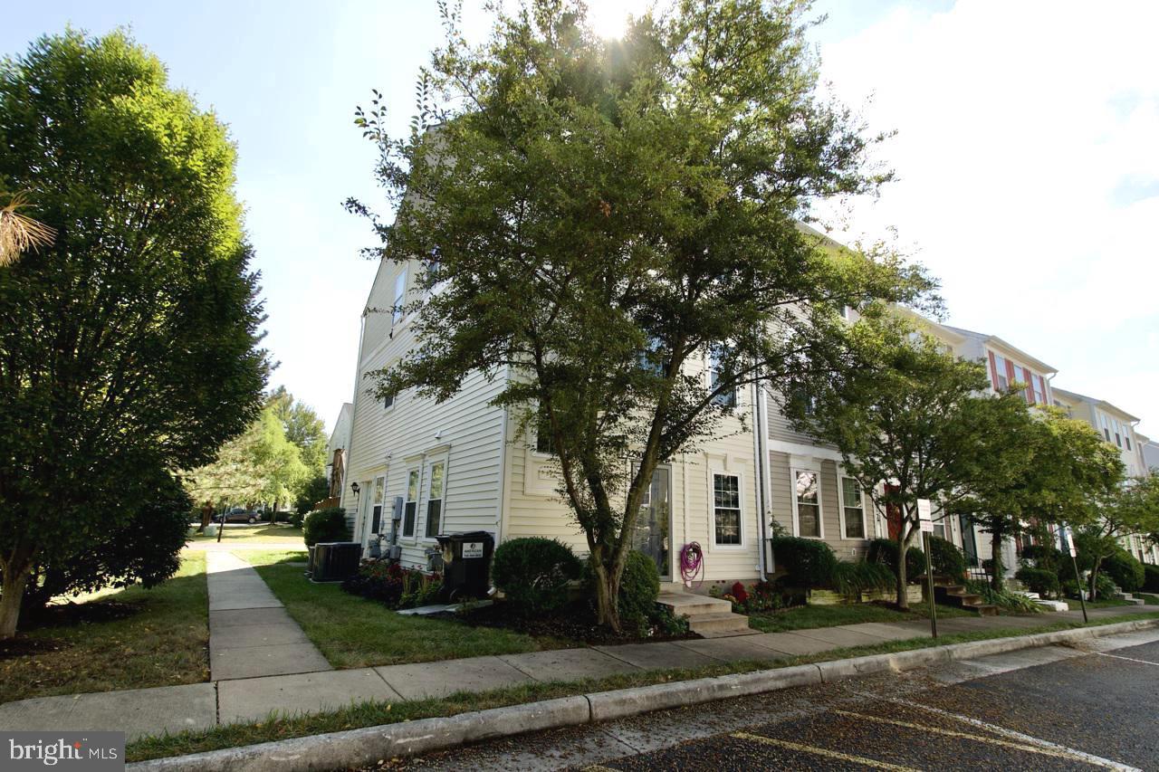 GROVEWOOD - Residential Lease