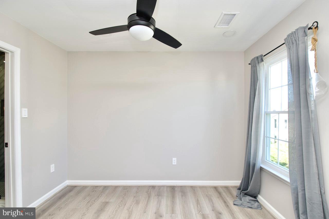 GROVEWOOD - Residential Lease