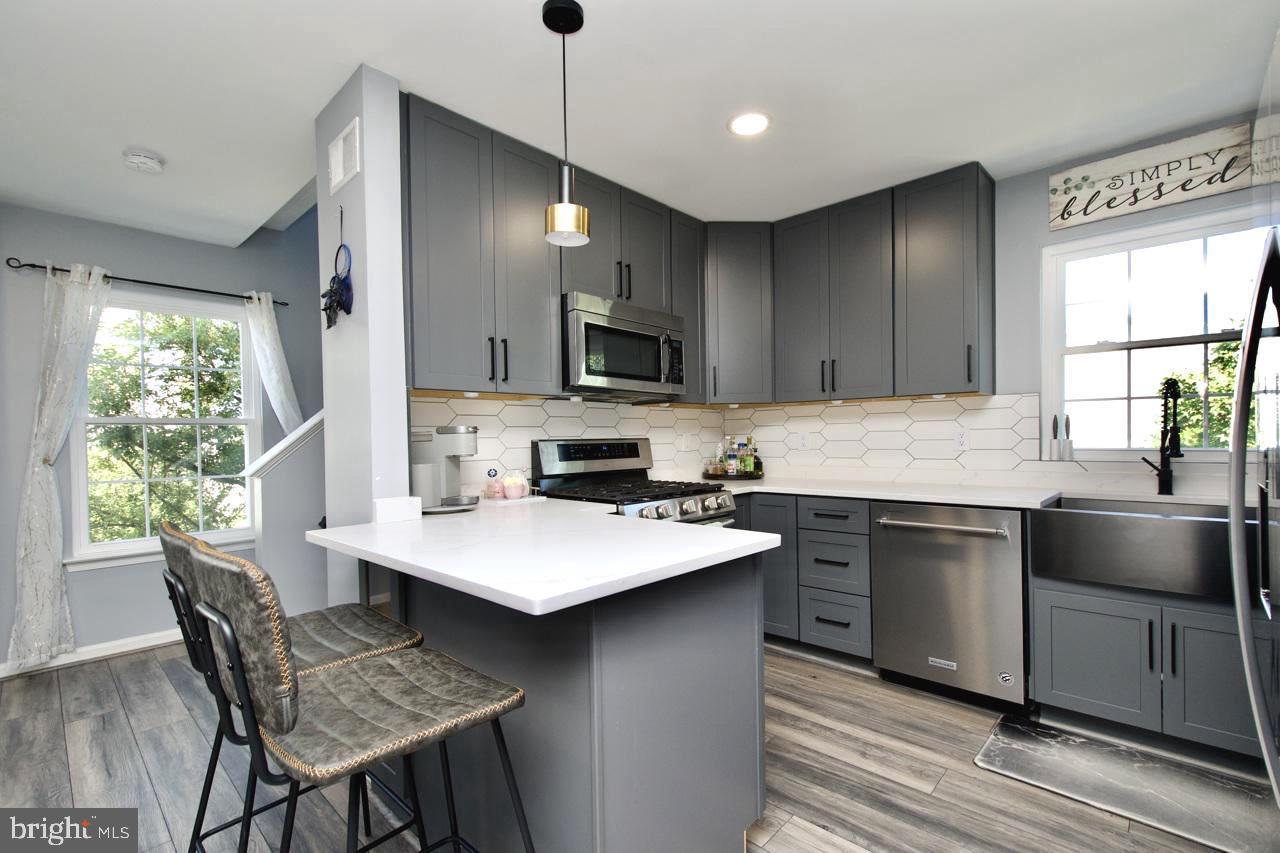 GROVEWOOD - Residential Lease