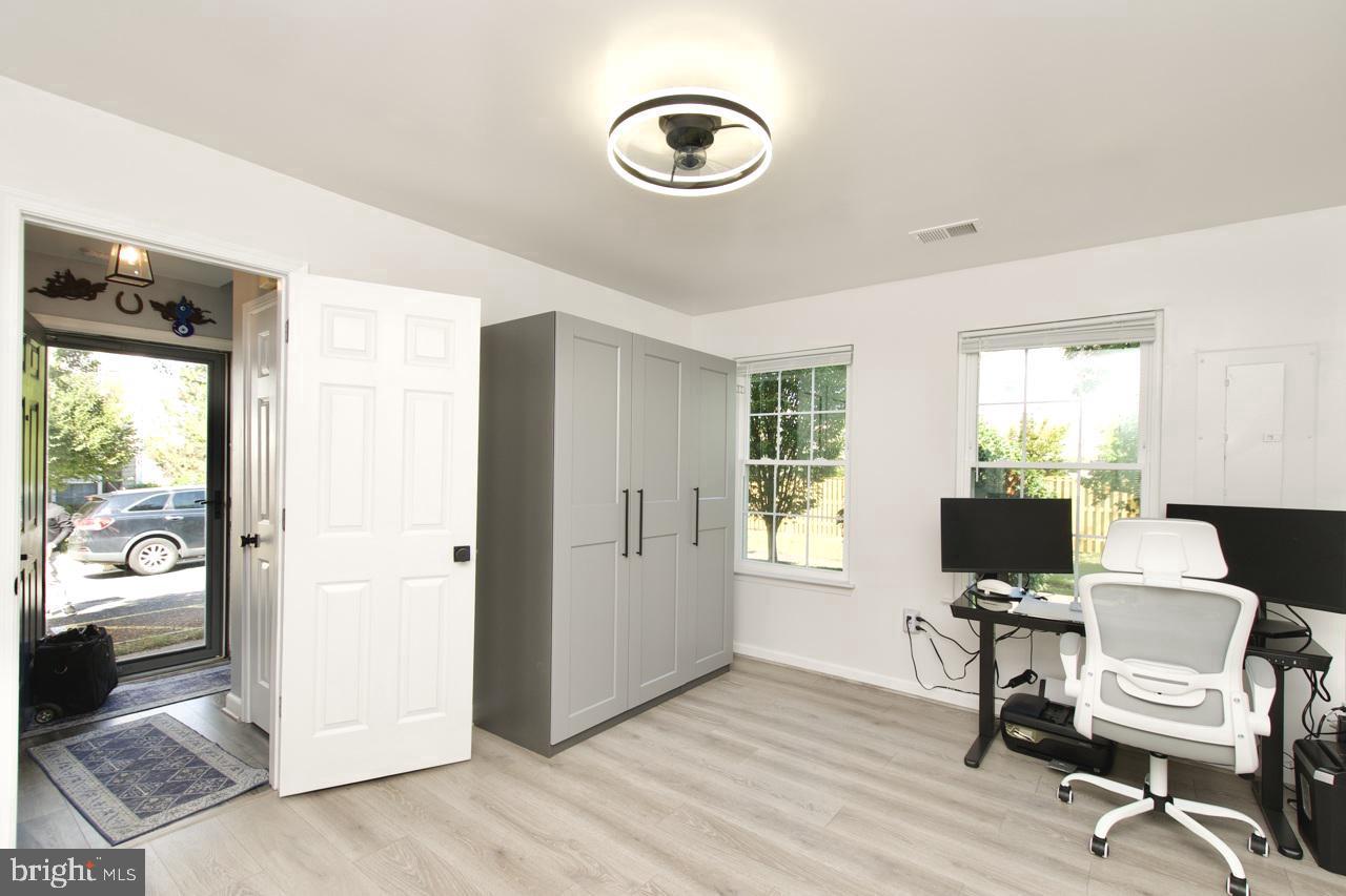 GROVEWOOD - Residential Lease