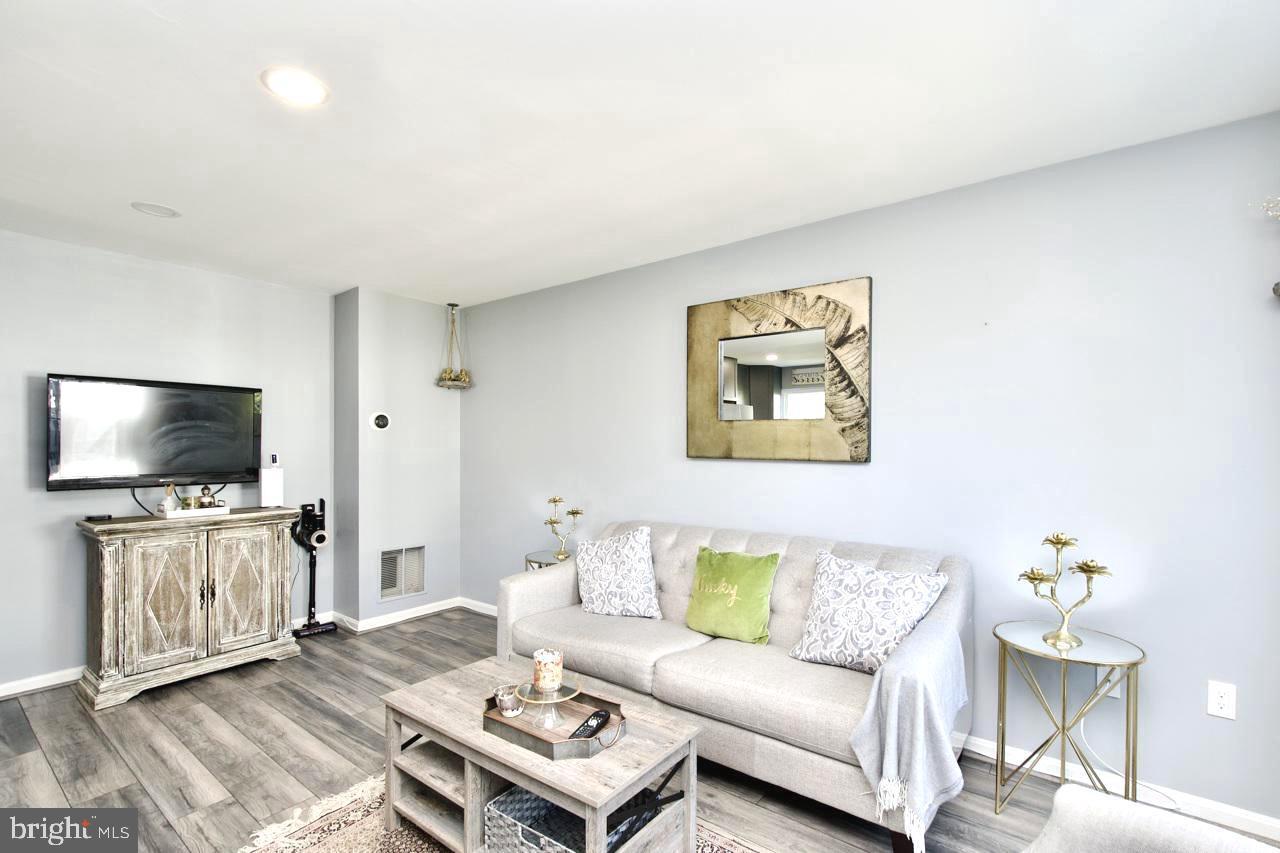 GROVEWOOD - Residential Lease