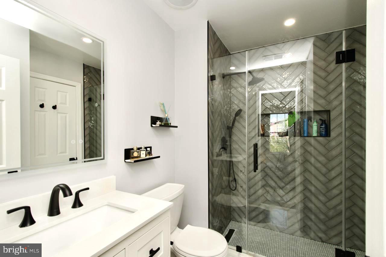 GROVEWOOD - Residential Lease