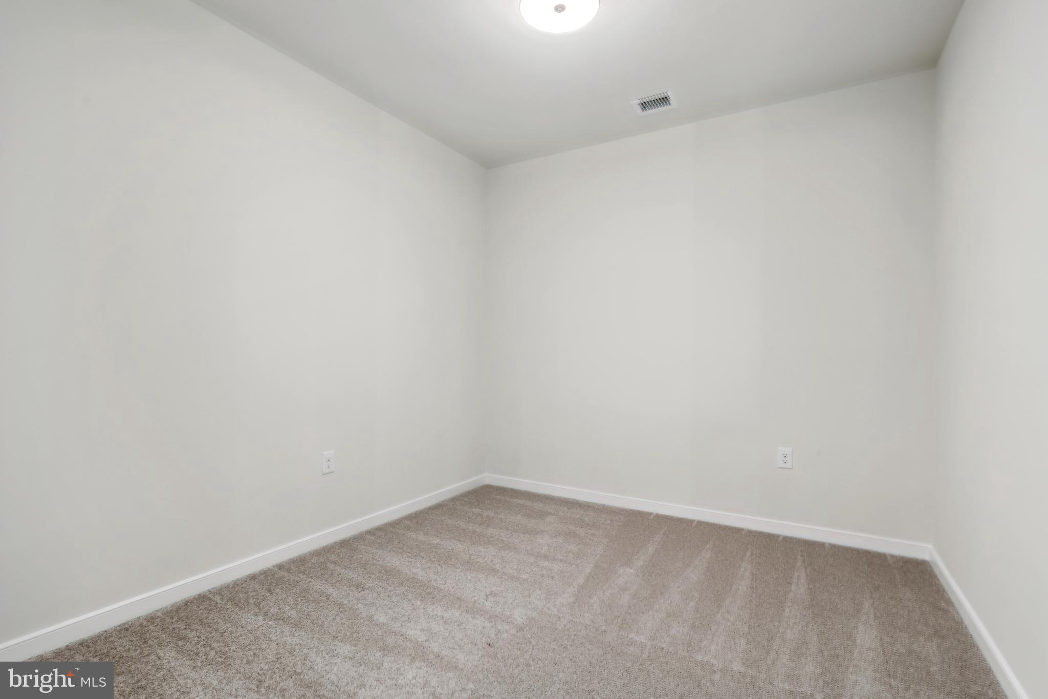 POTOMAC STATION MARKETPLACE - Residential