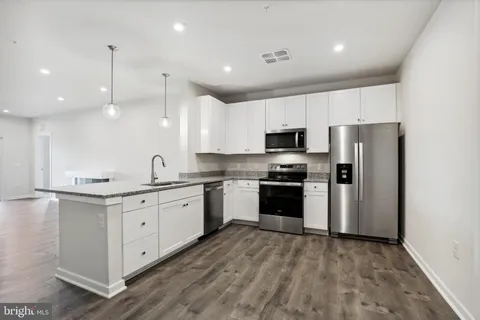 750 Mount Airy Terrace NE Unit 206A, Leesburg, VA MLS: VALO2110558