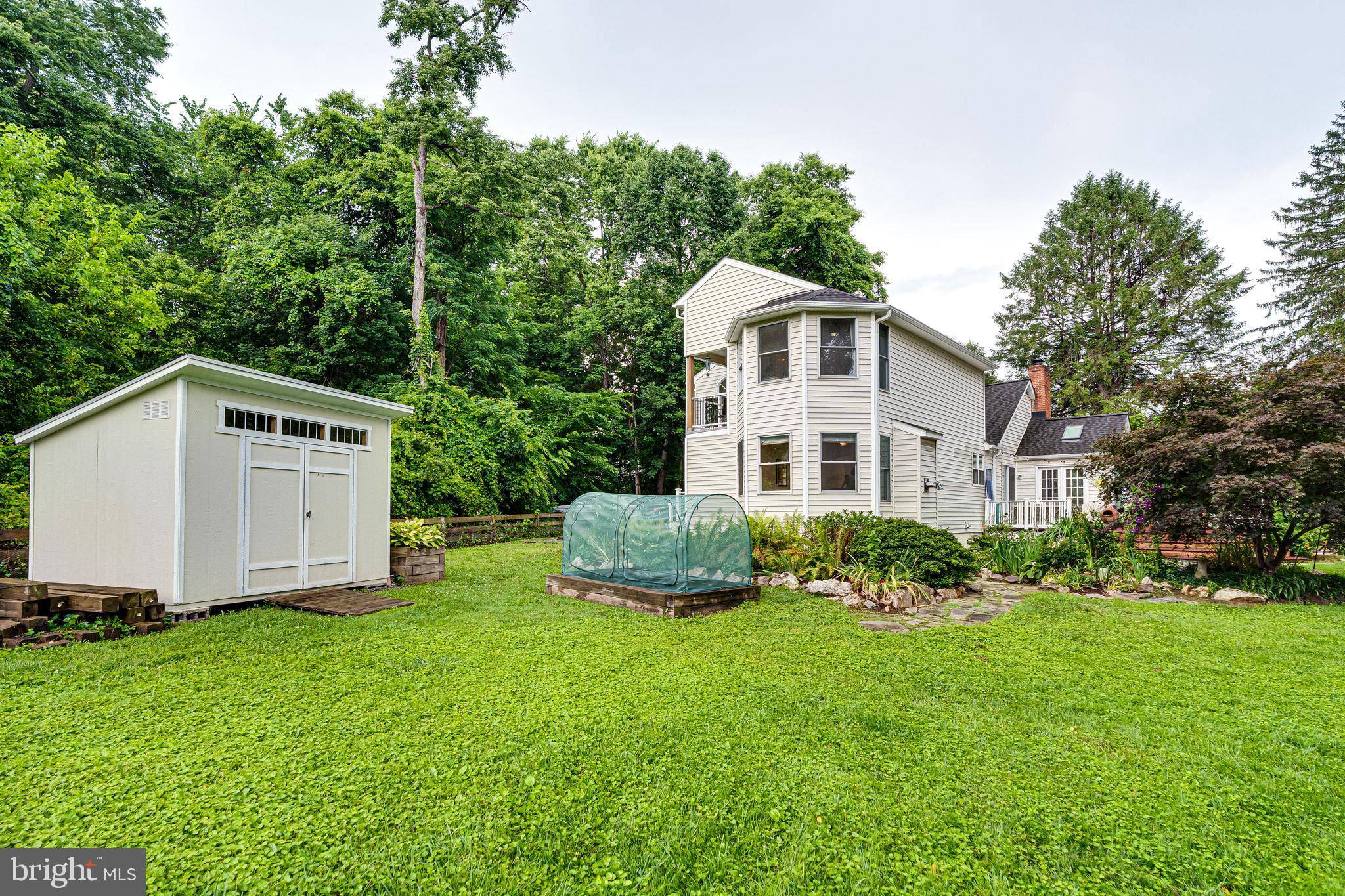 423 W COLONIAL HIGHWAY
