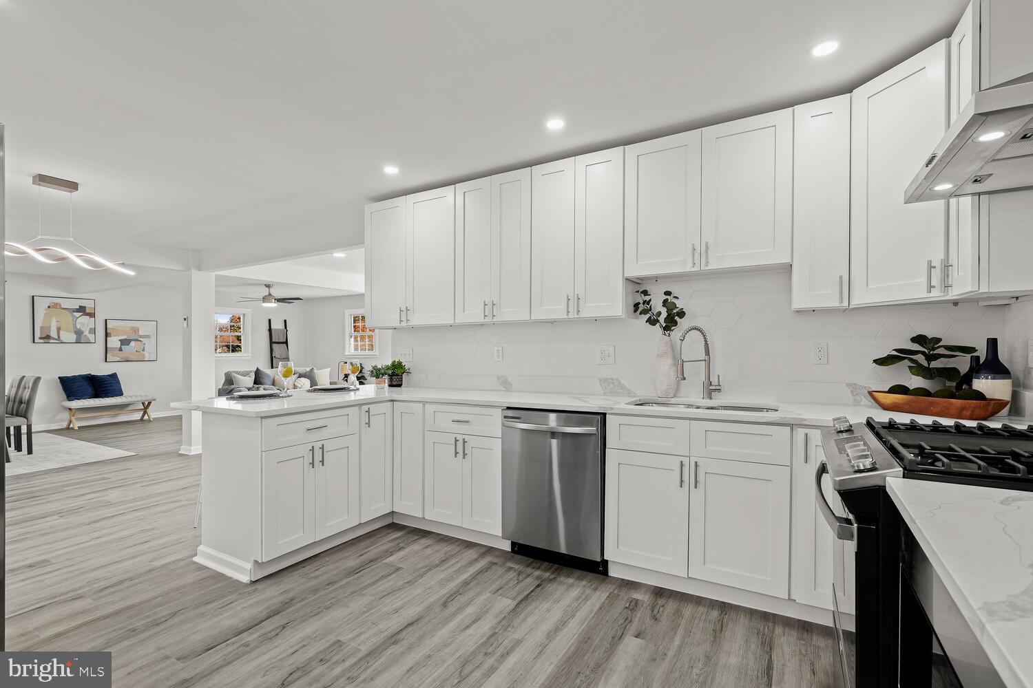 COLONIAL ACRES - Residential