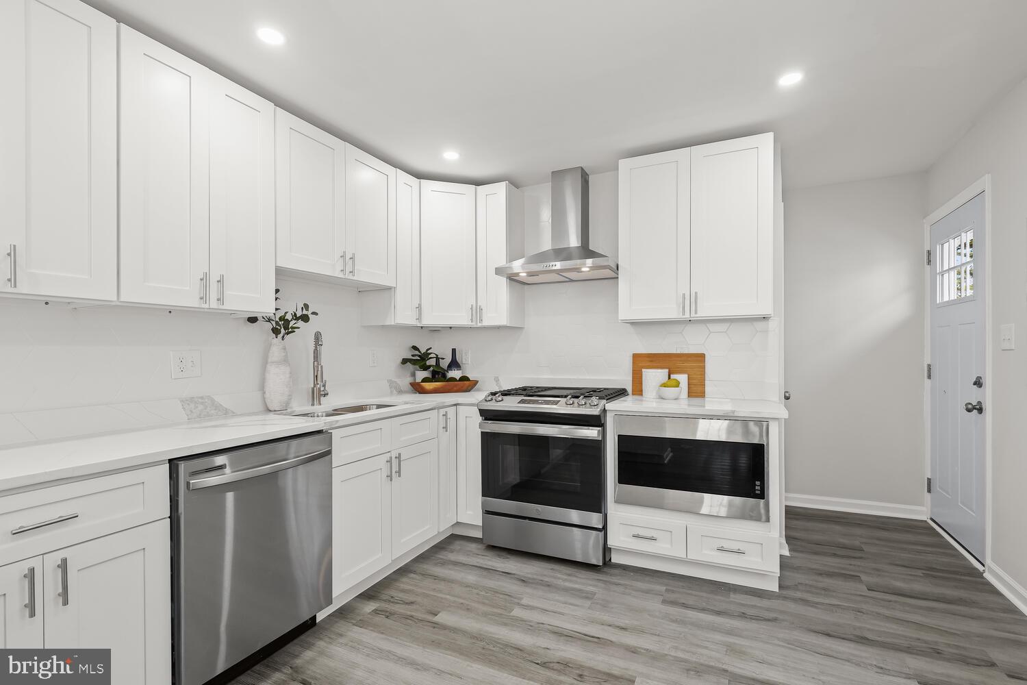 COLONIAL ACRES - Residential