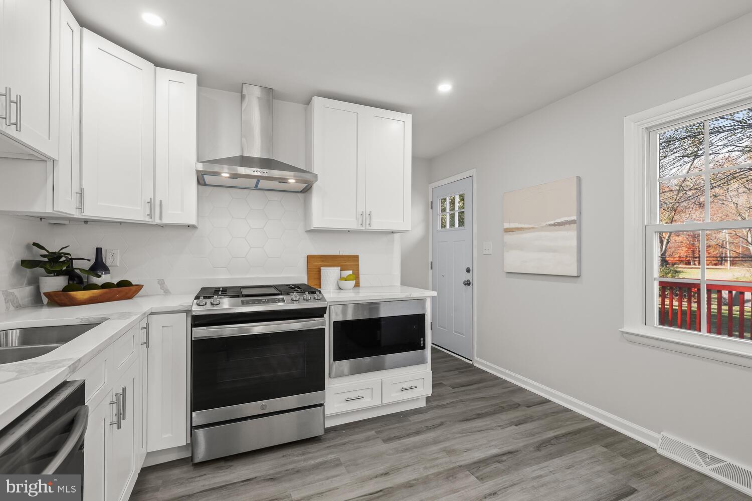 COLONIAL ACRES - Residential