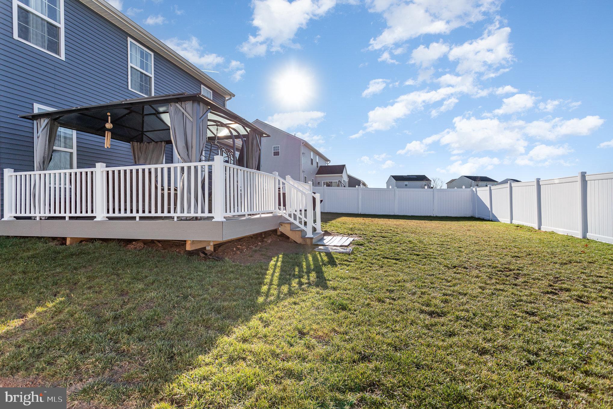 THE SEASONS - Residential