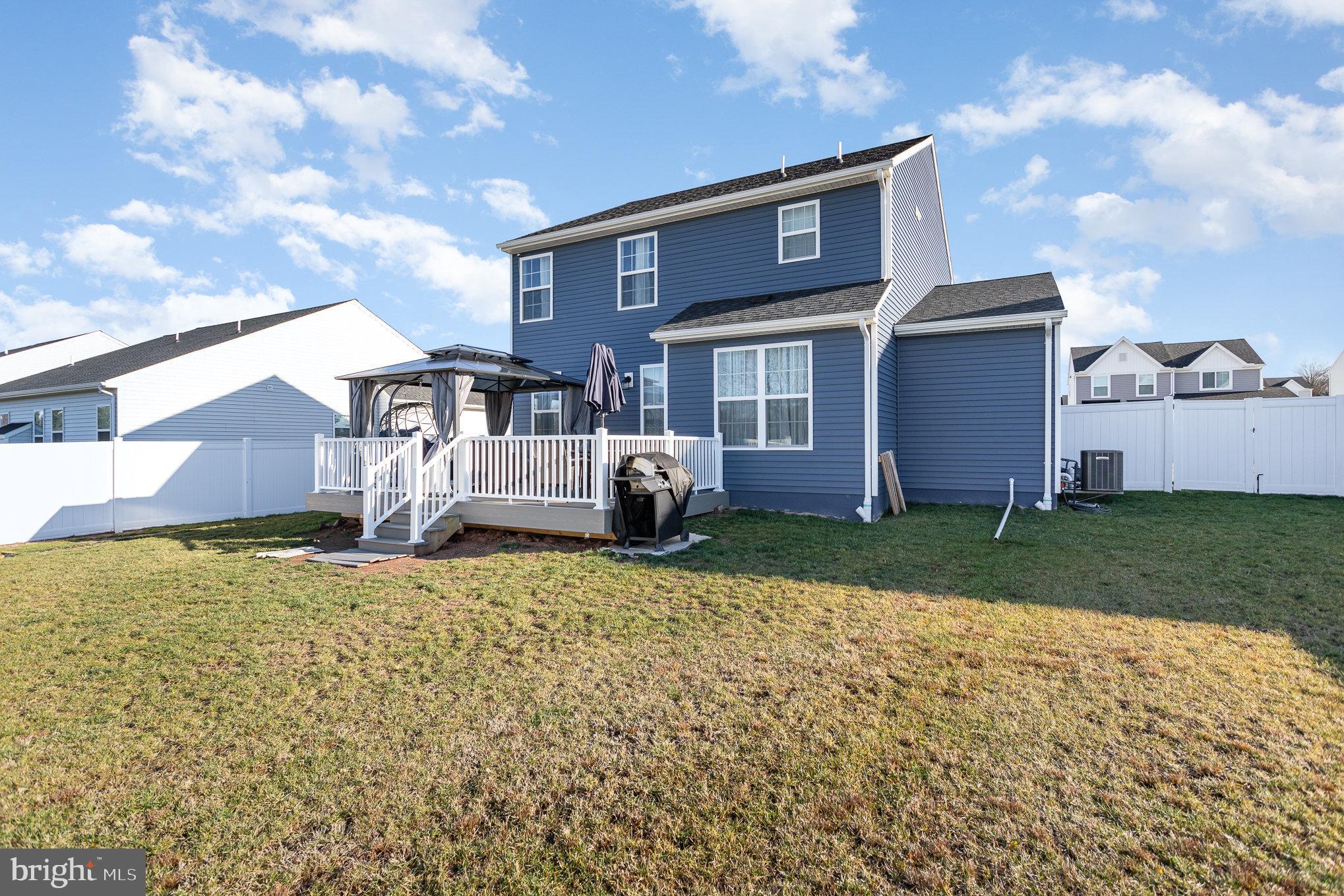 THE SEASONS - Residential