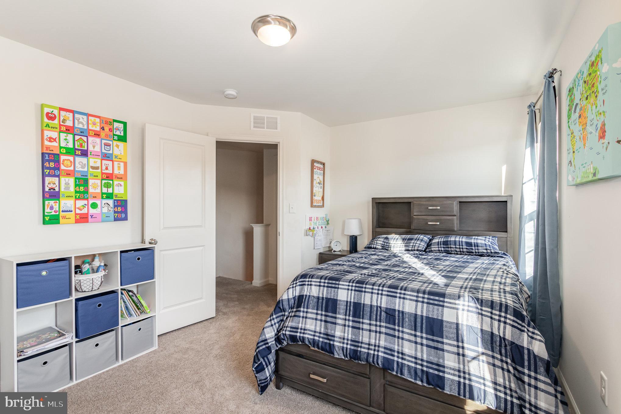 THE SEASONS - Residential