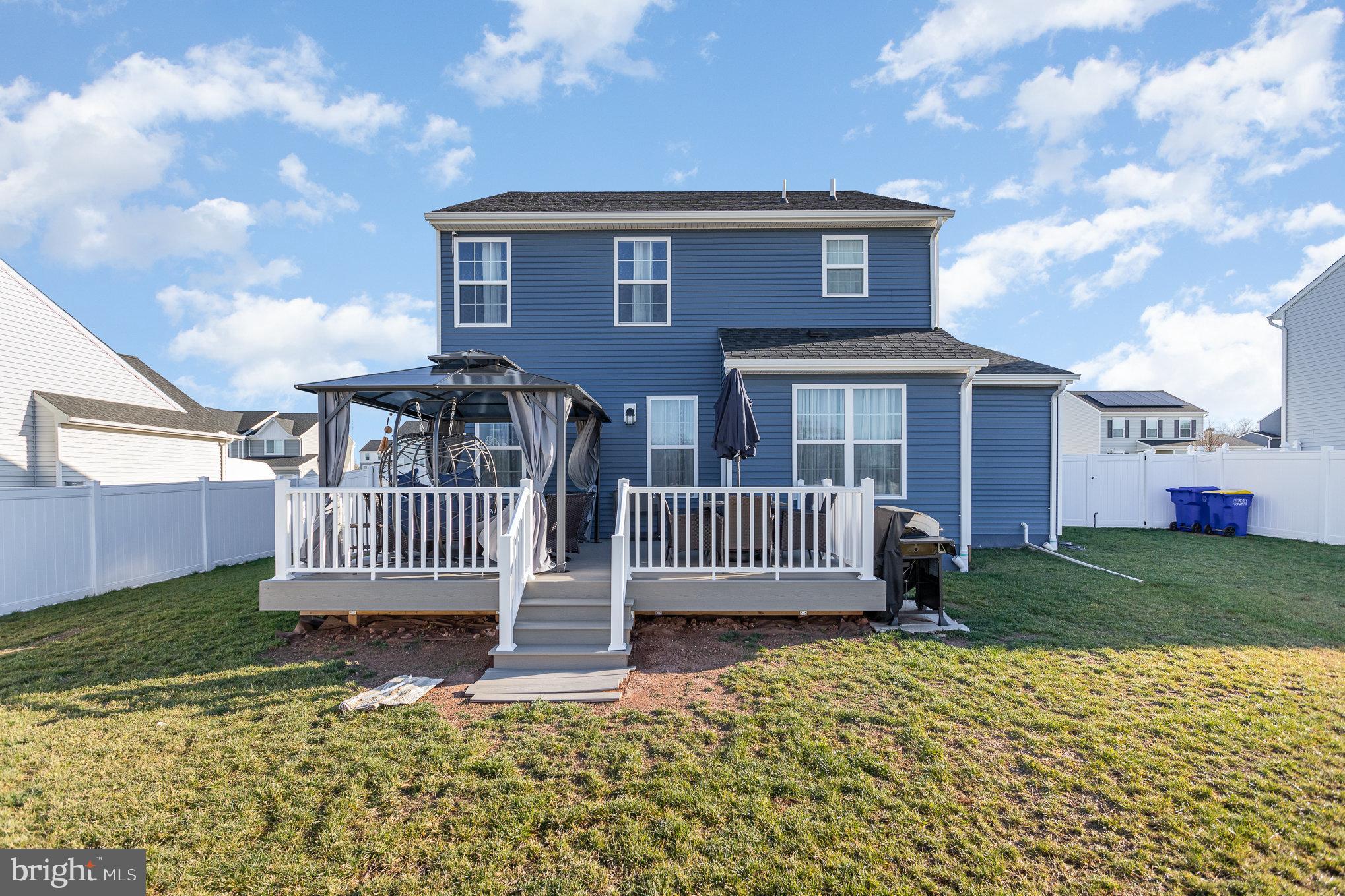 THE SEASONS - Residential