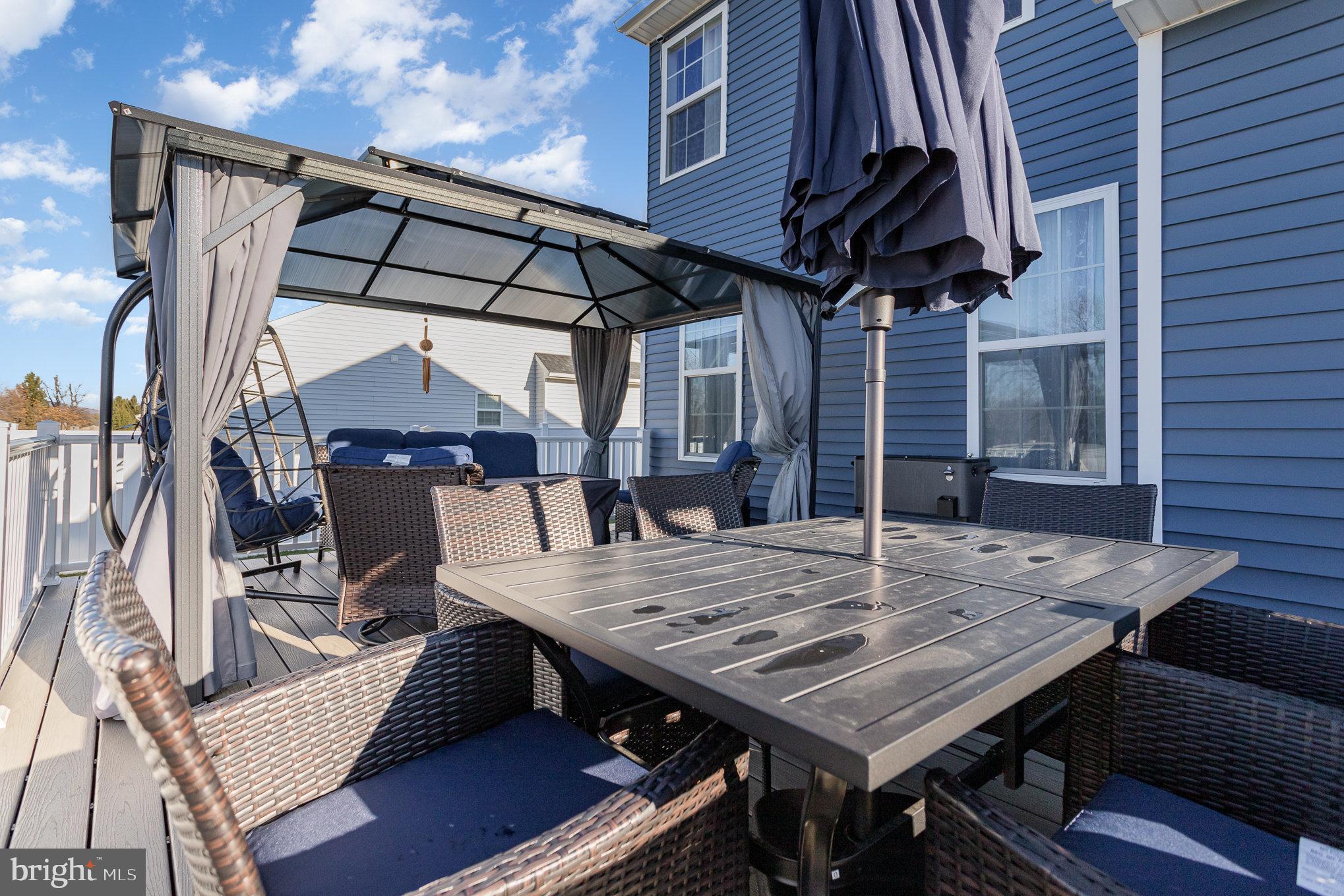 THE SEASONS - Residential