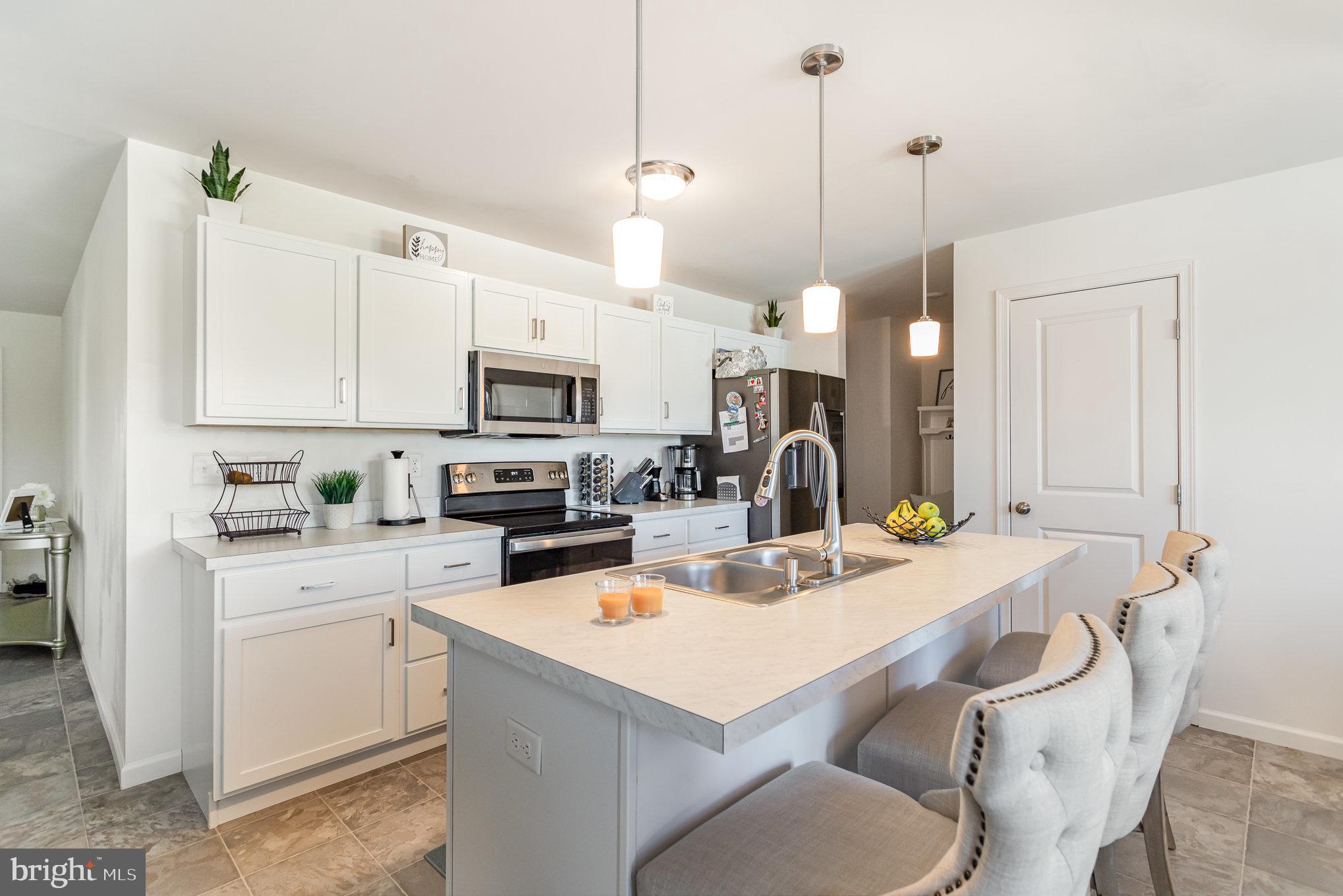 THE SEASONS - Residential