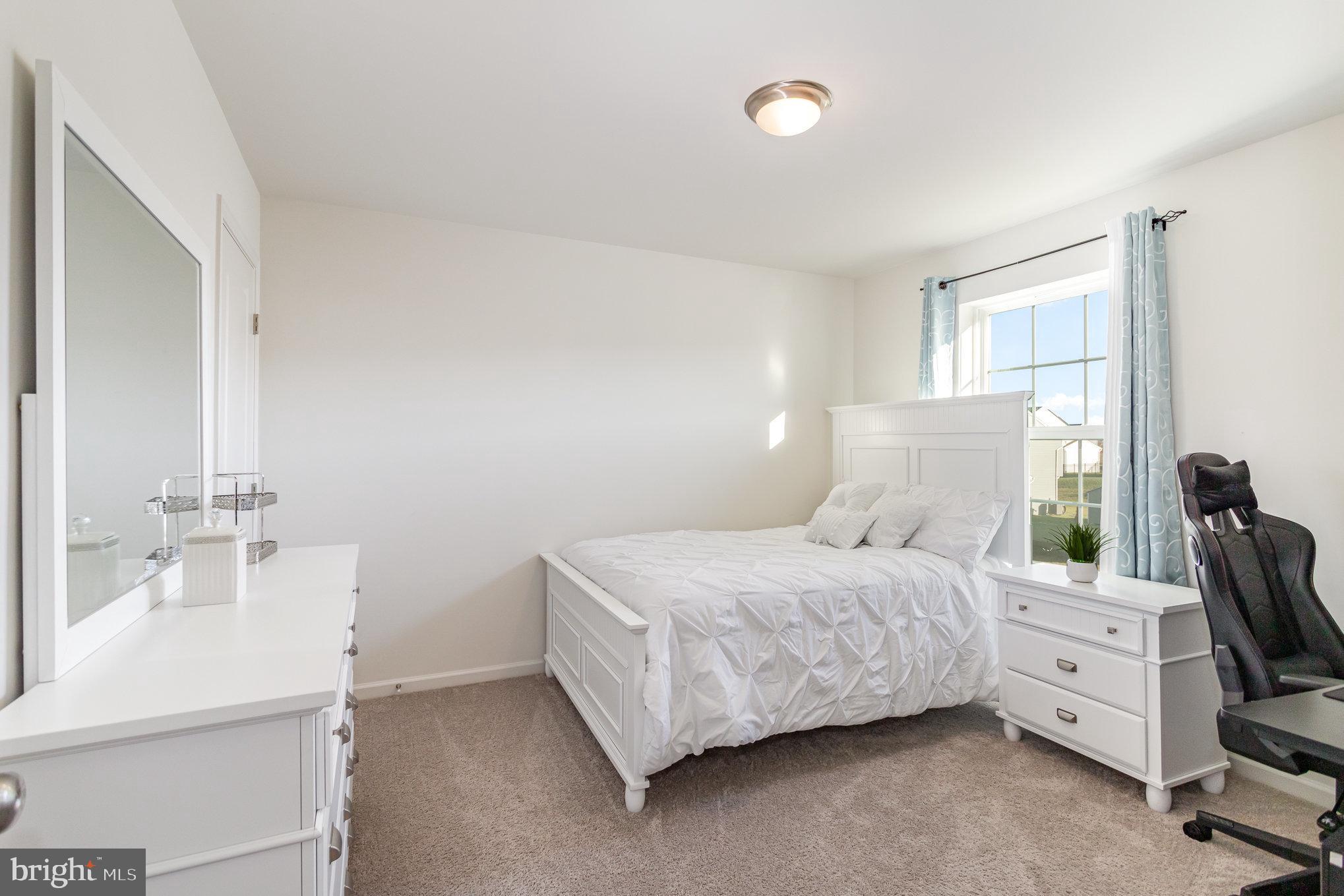 THE SEASONS - Residential