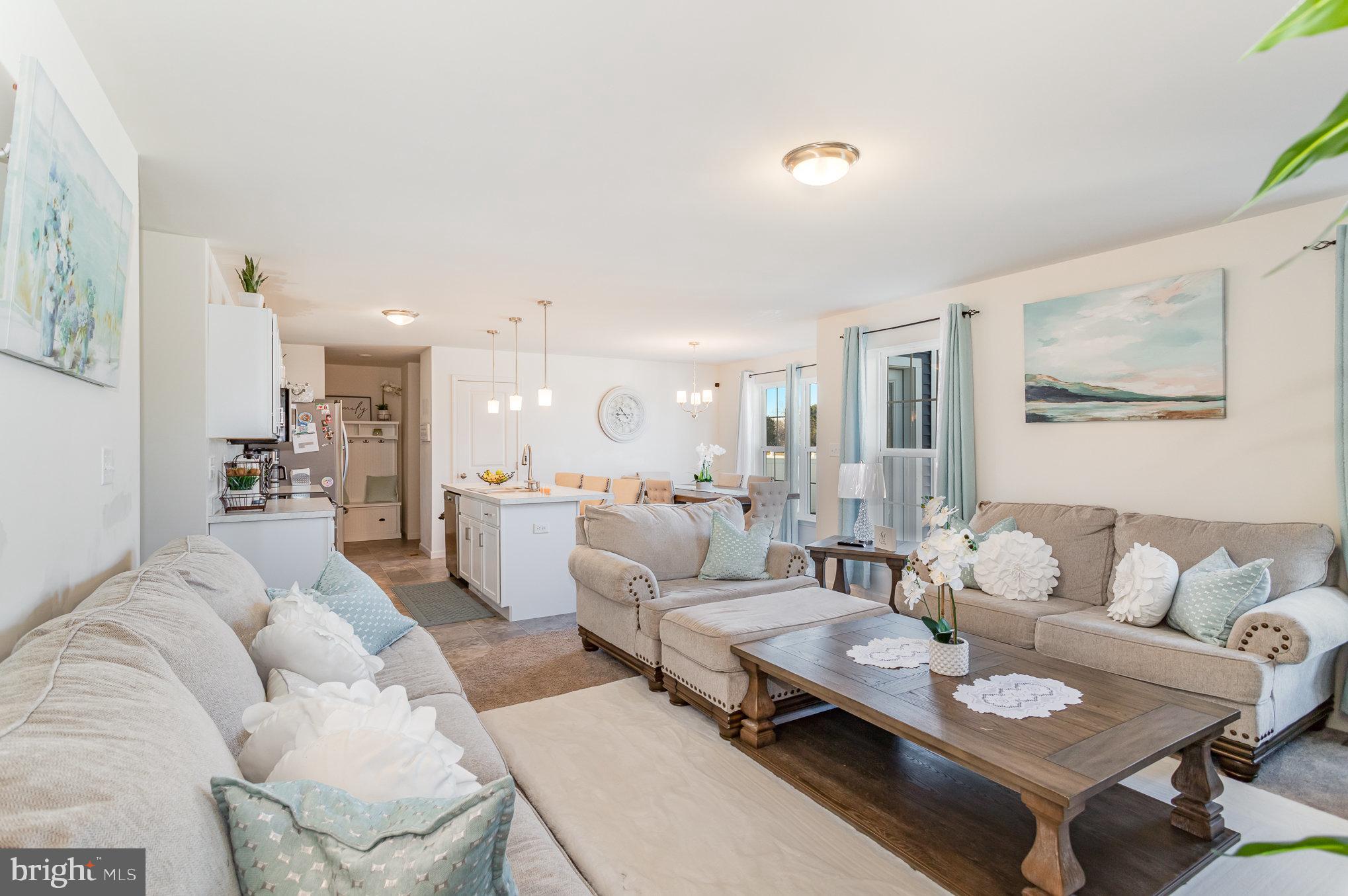 THE SEASONS - Residential