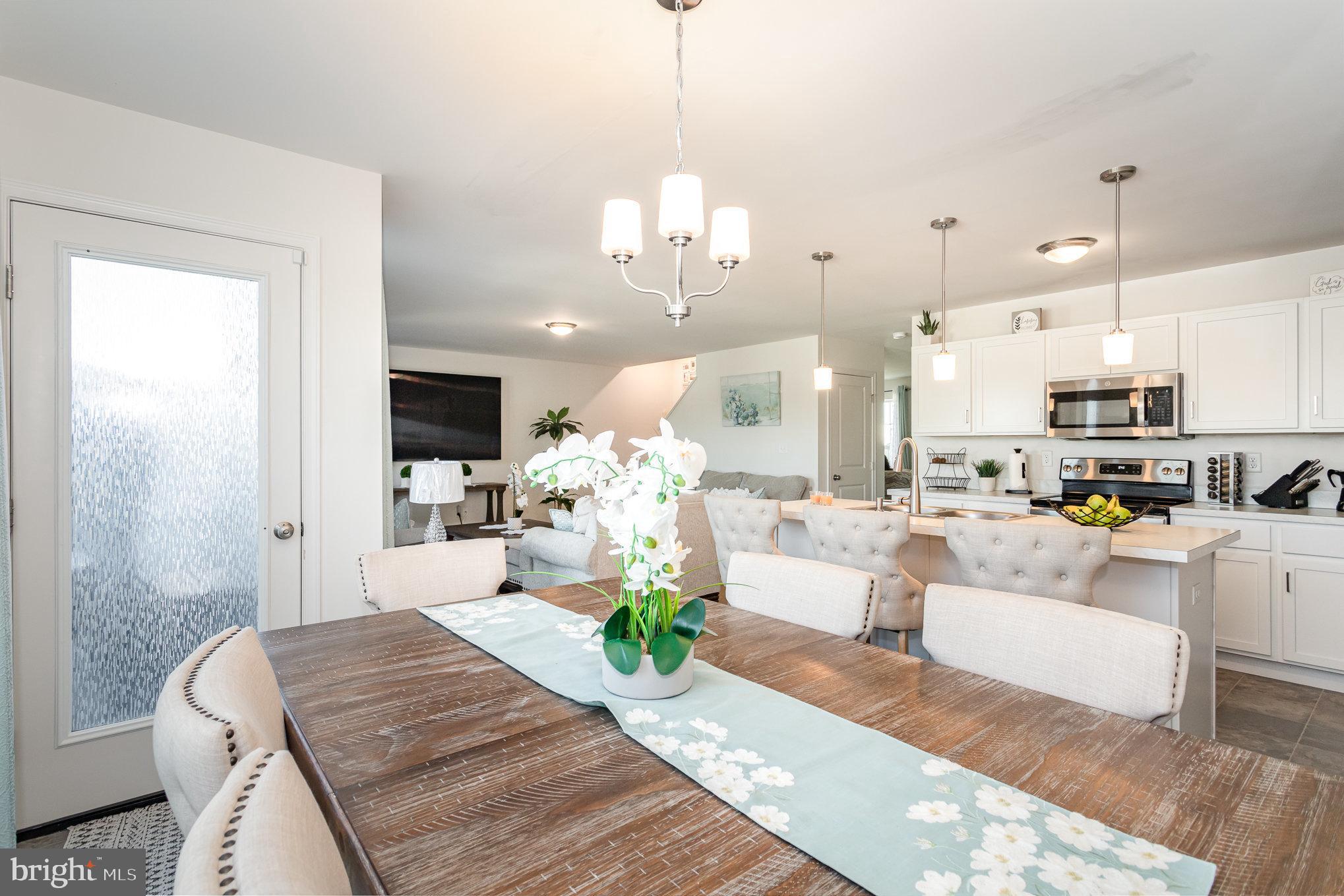 THE SEASONS - Residential