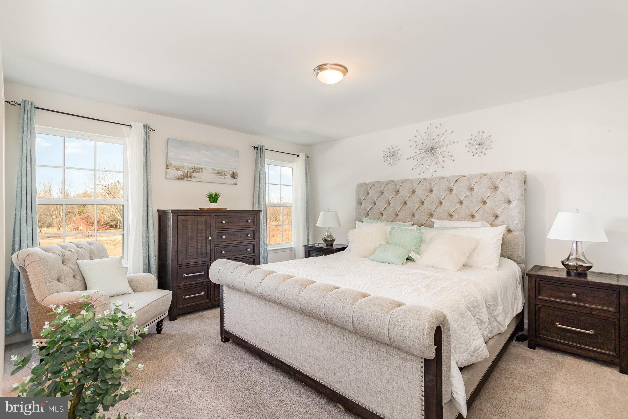 THE SEASONS - Residential