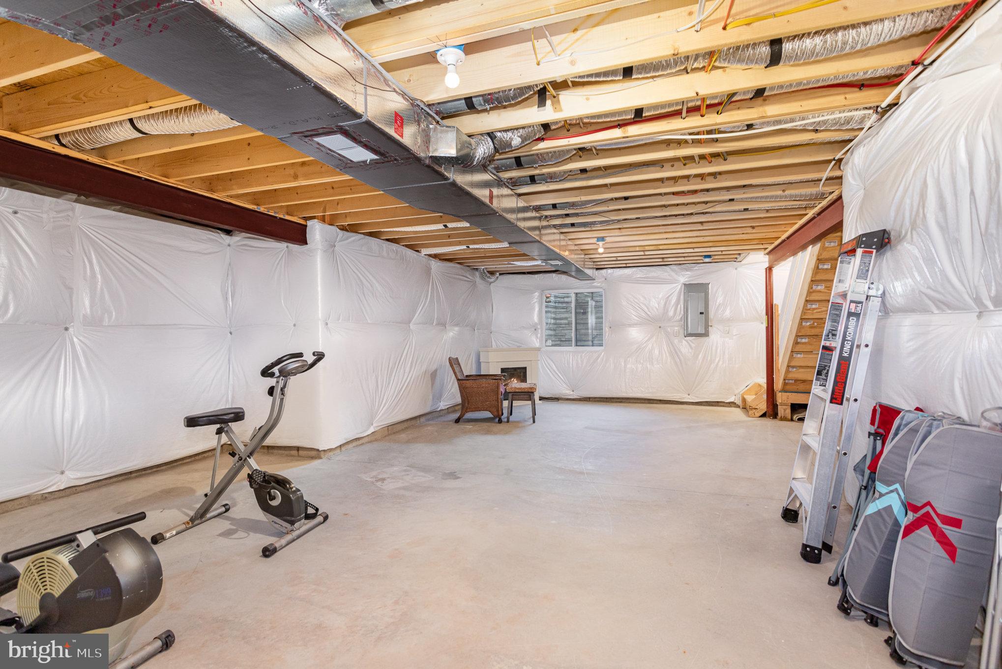 THE SEASONS - Residential