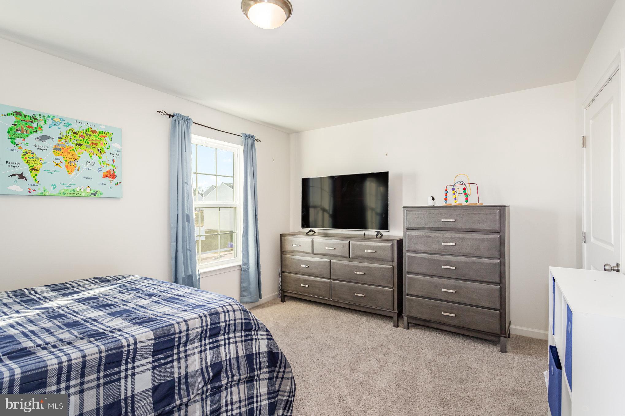 THE SEASONS - Residential