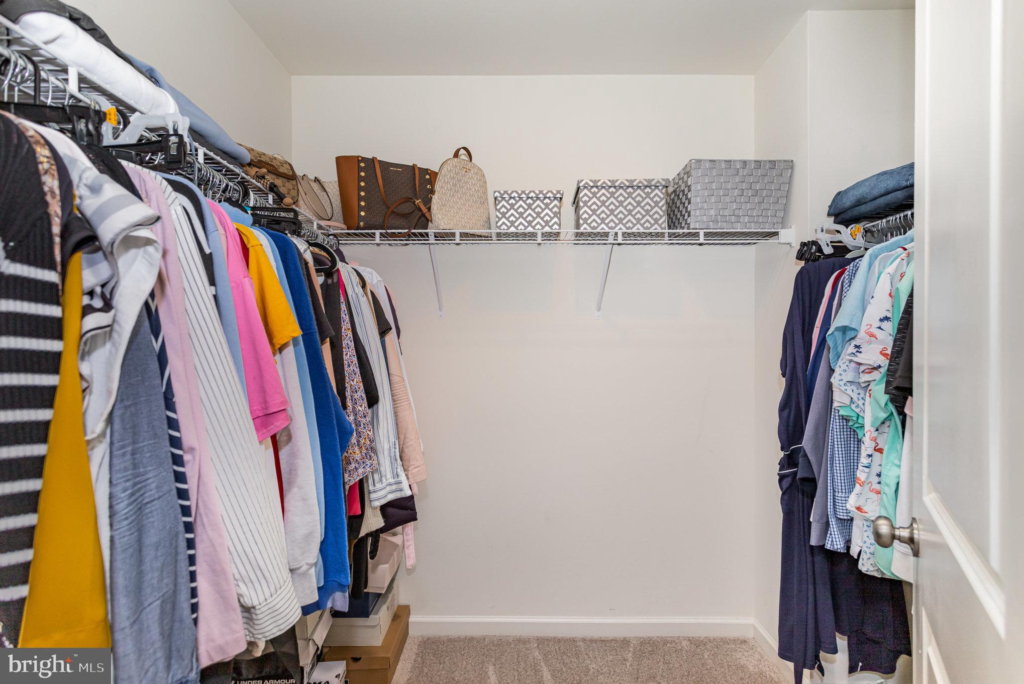 THE SEASONS - Residential