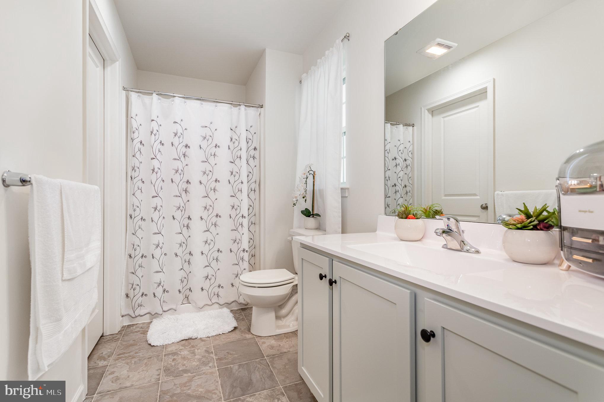 THE SEASONS - Residential