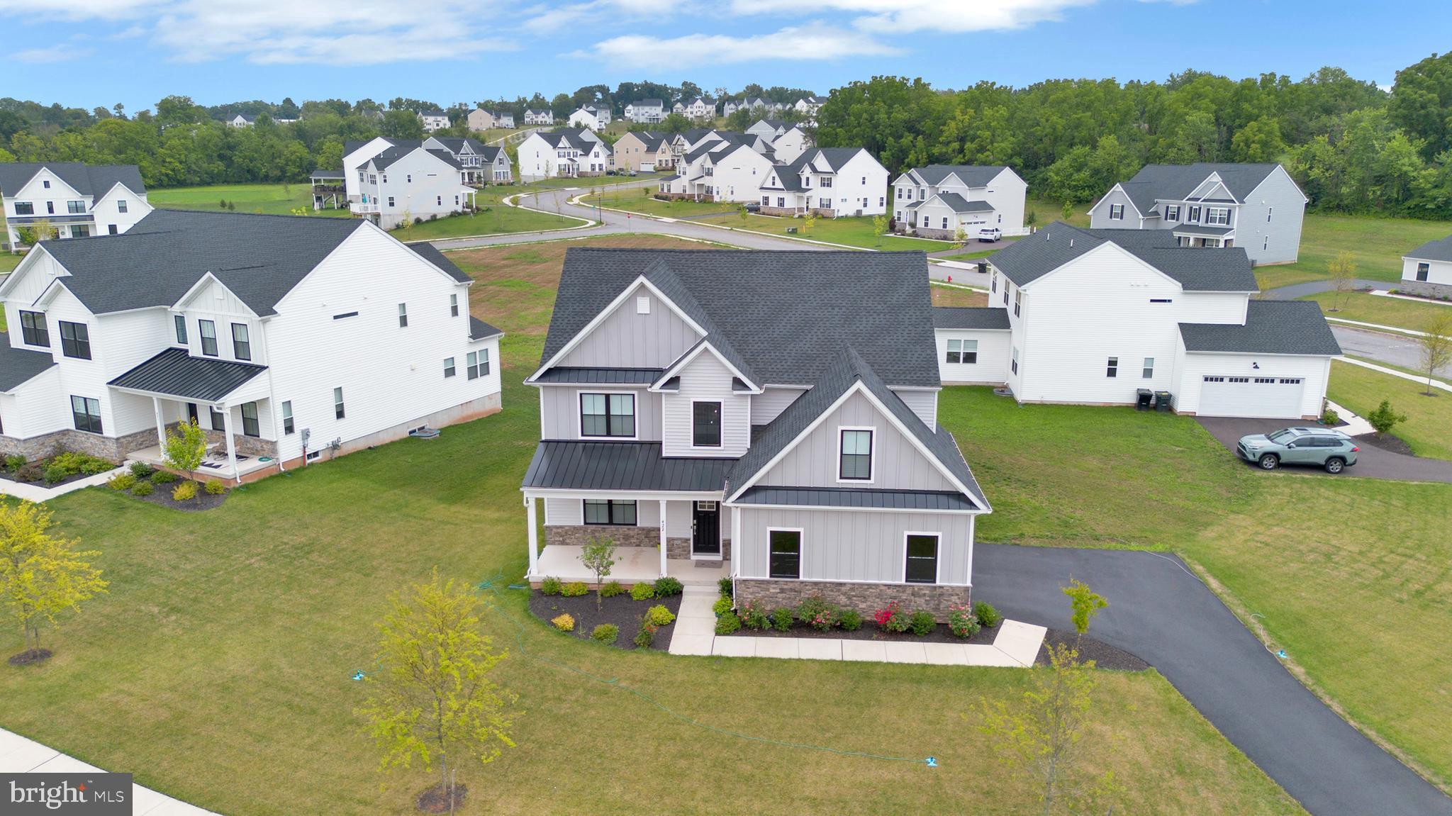 422 EMERALD COURT