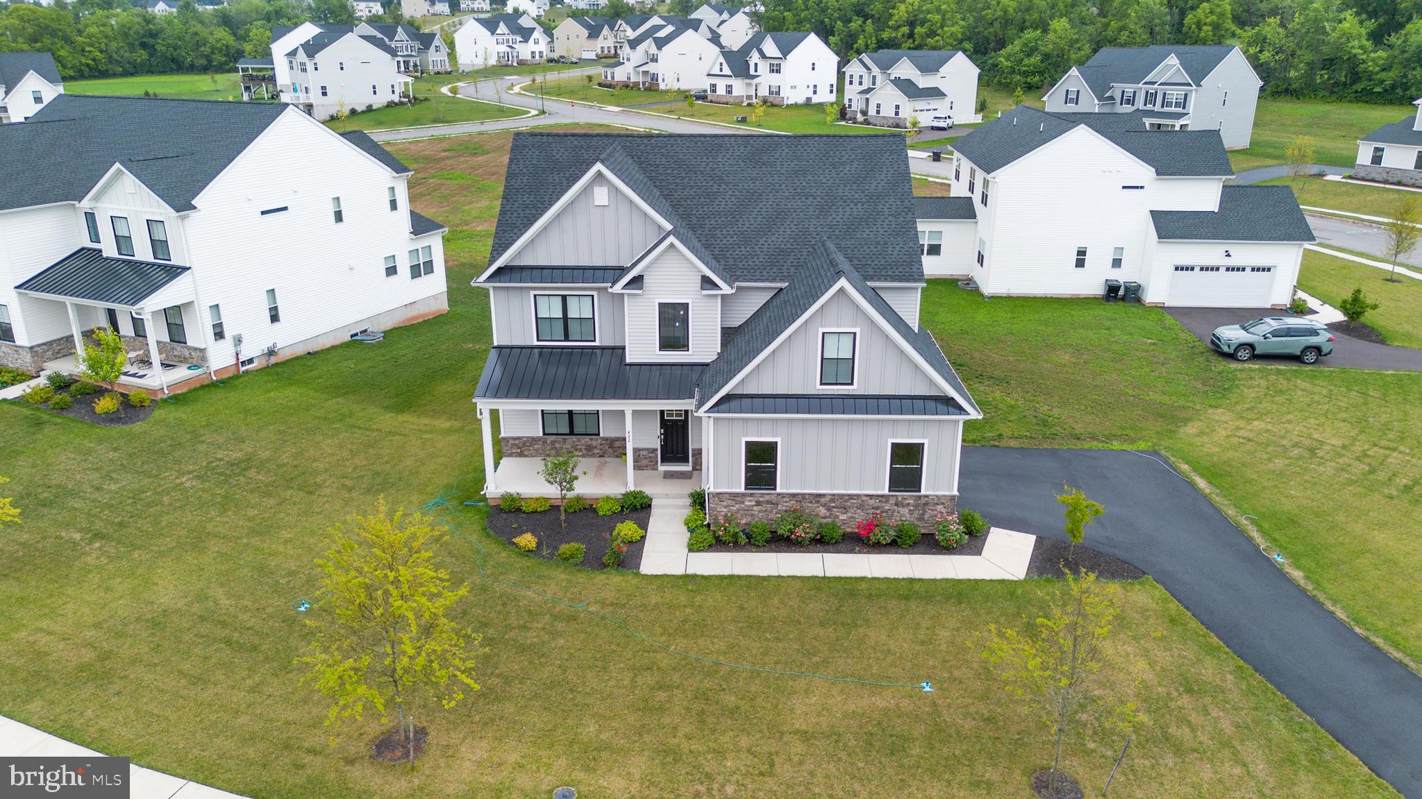 422 EMERALD COURT