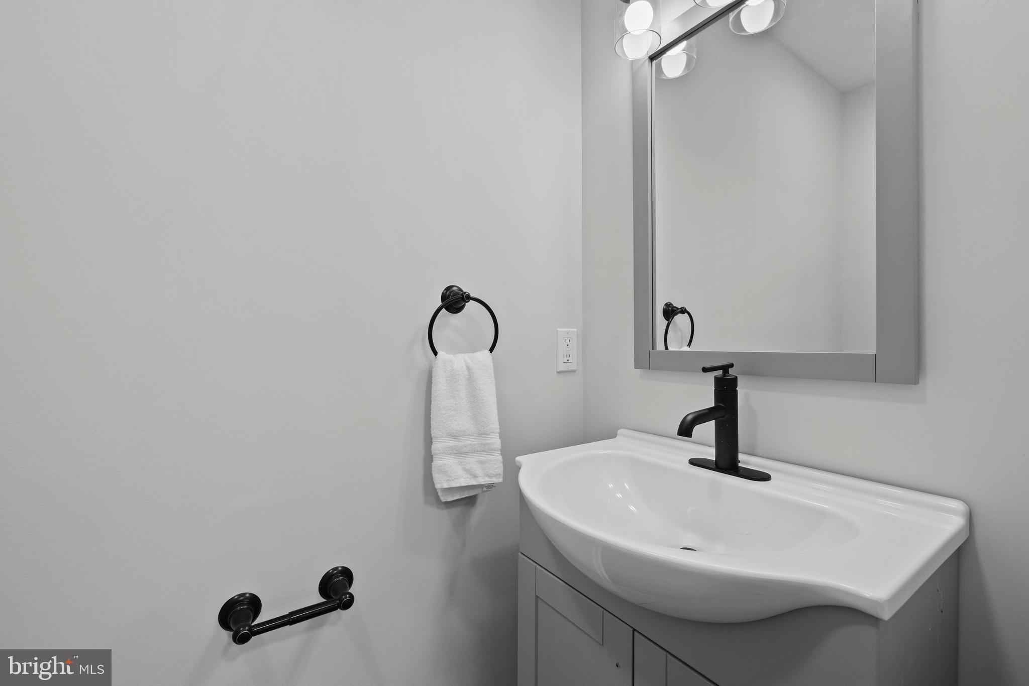 HONEYSUCKLE HILL - Residential