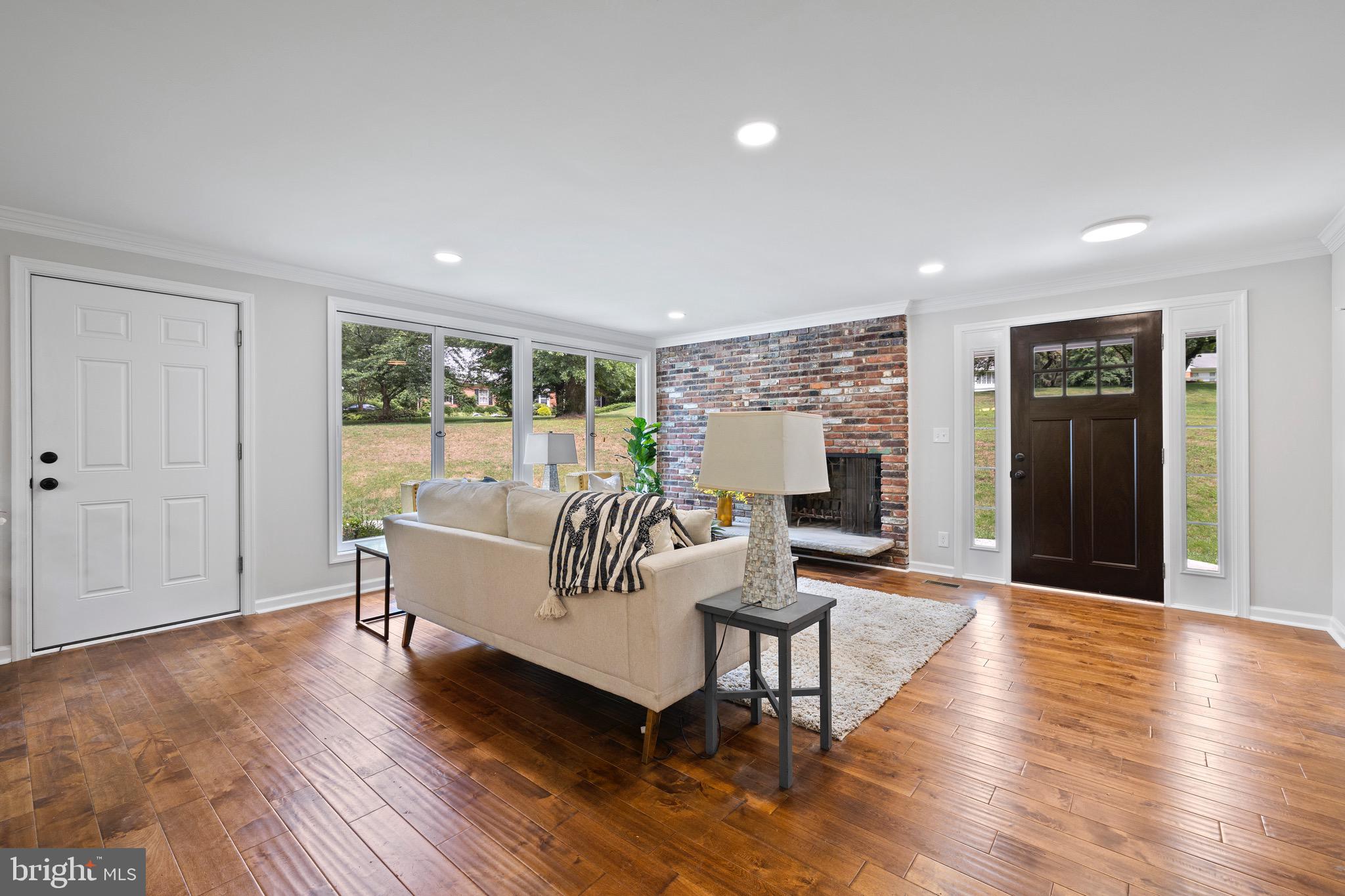 HONEYSUCKLE HILL - Residential