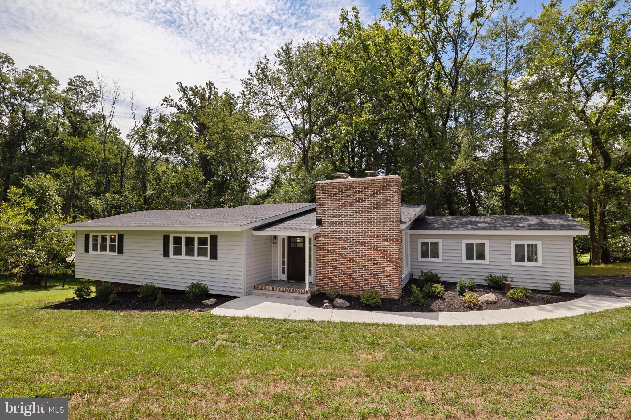 HONEYSUCKLE HILL - Residential