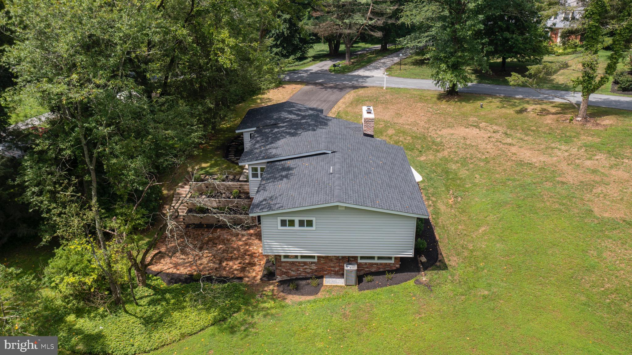 HONEYSUCKLE HILL - Residential