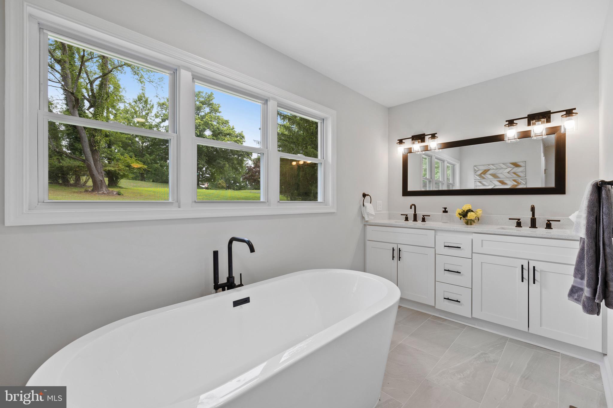 HONEYSUCKLE HILL - Residential