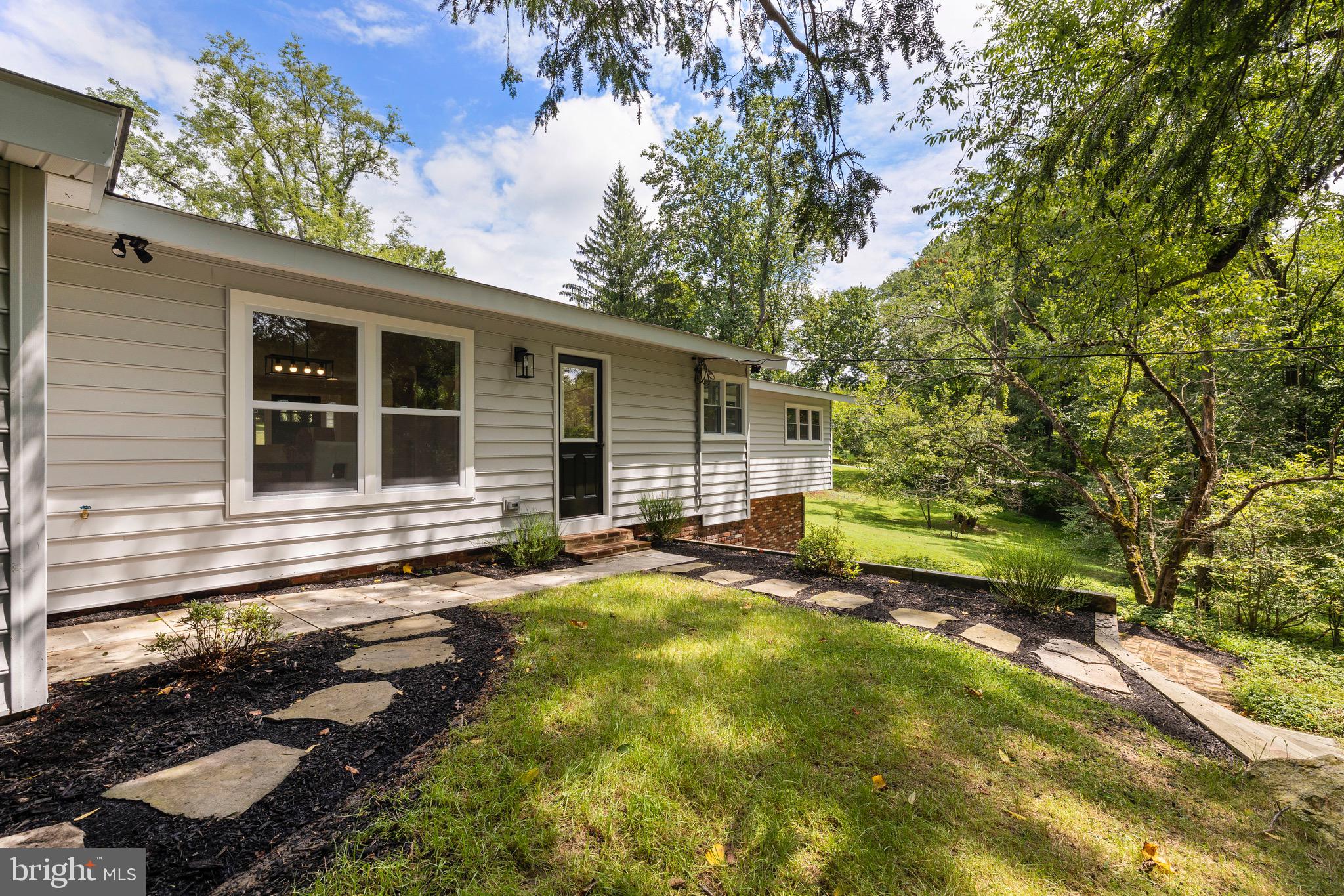 HONEYSUCKLE HILL - Residential