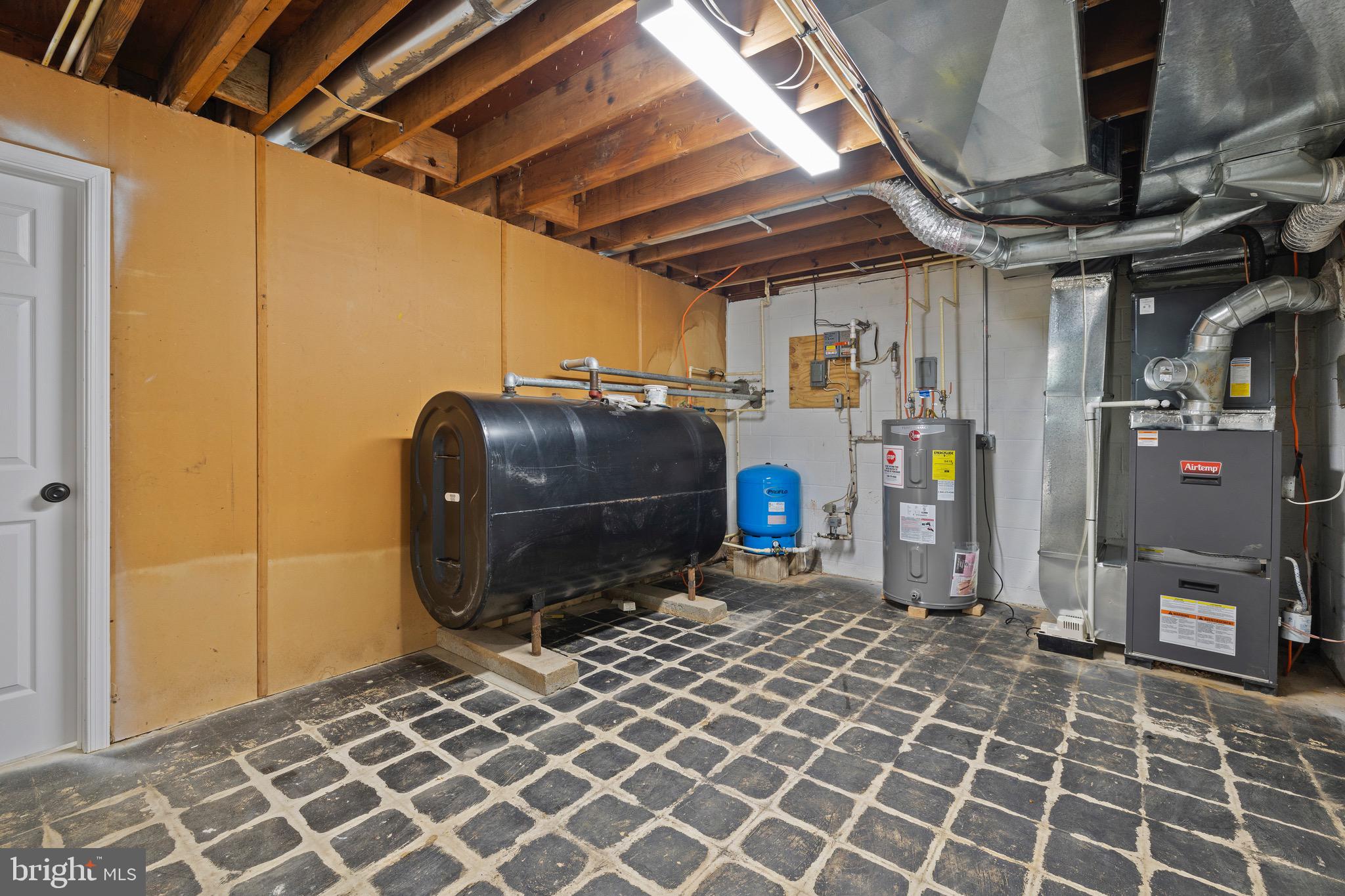 HONEYSUCKLE HILL - Residential