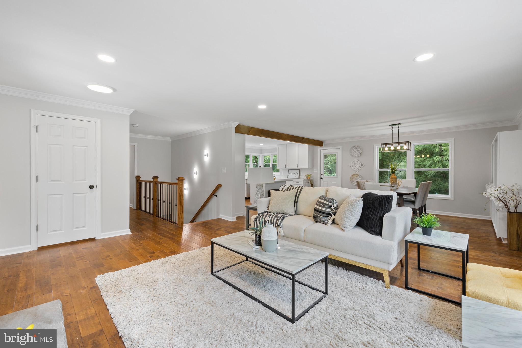 HONEYSUCKLE HILL - Residential