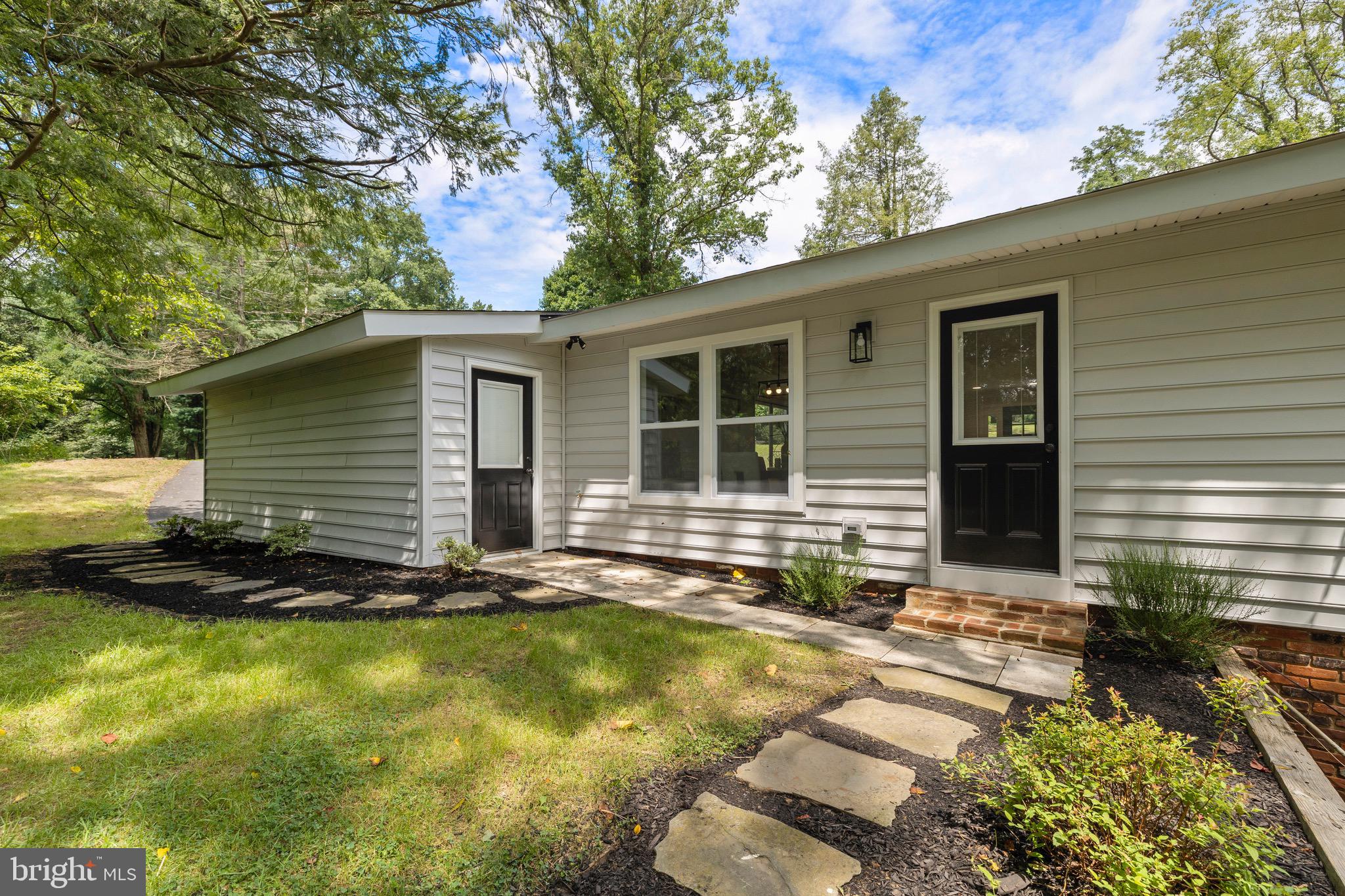 HONEYSUCKLE HILL - Residential