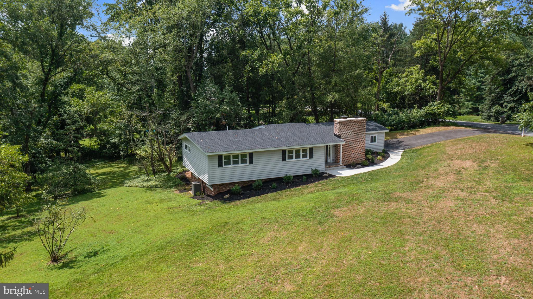 HONEYSUCKLE HILL - Residential