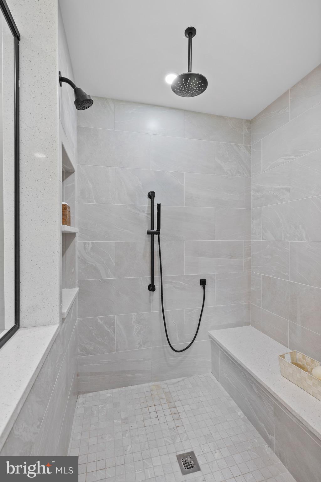 HONEYSUCKLE HILL - Residential