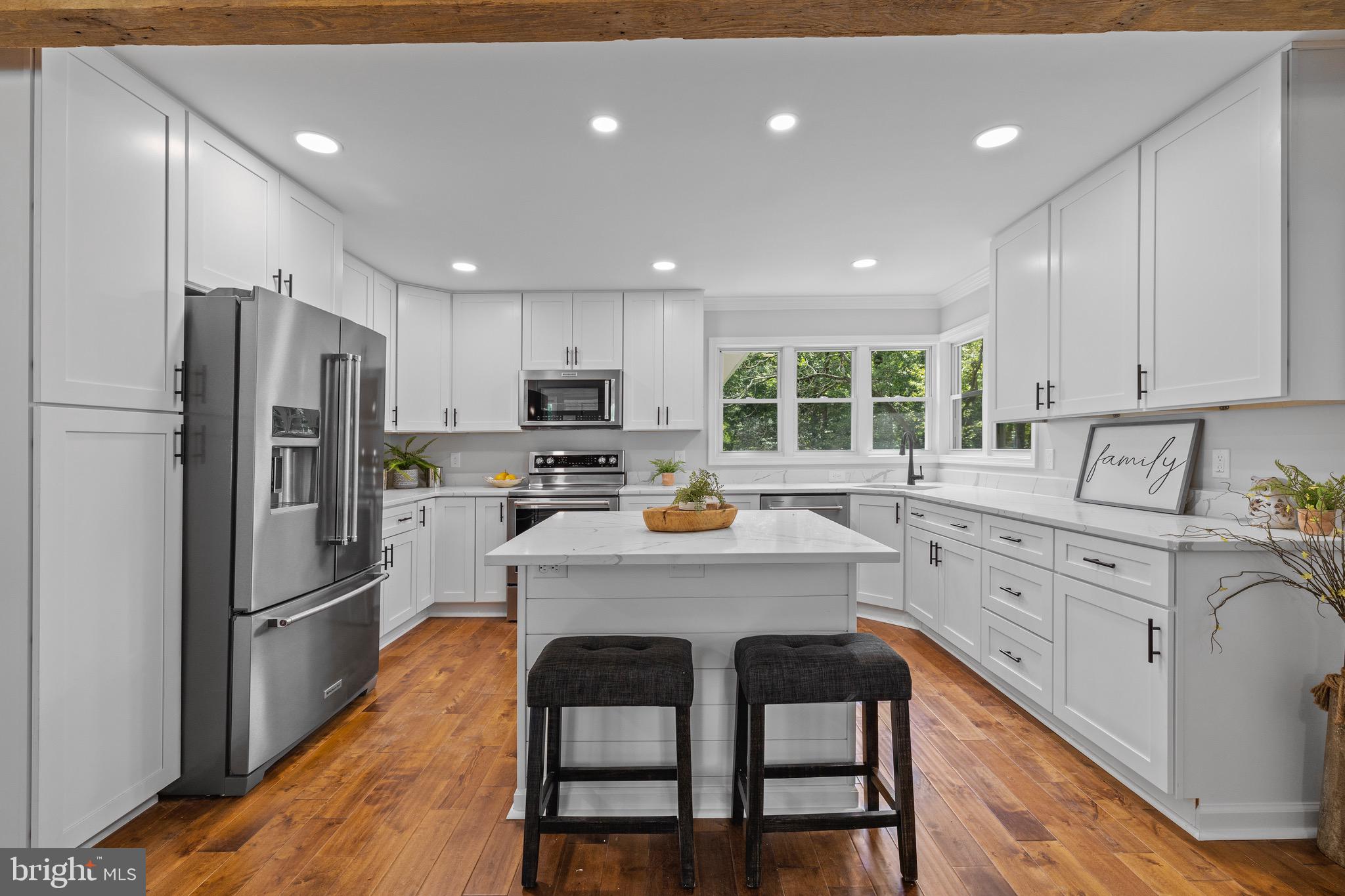 HONEYSUCKLE HILL - Residential