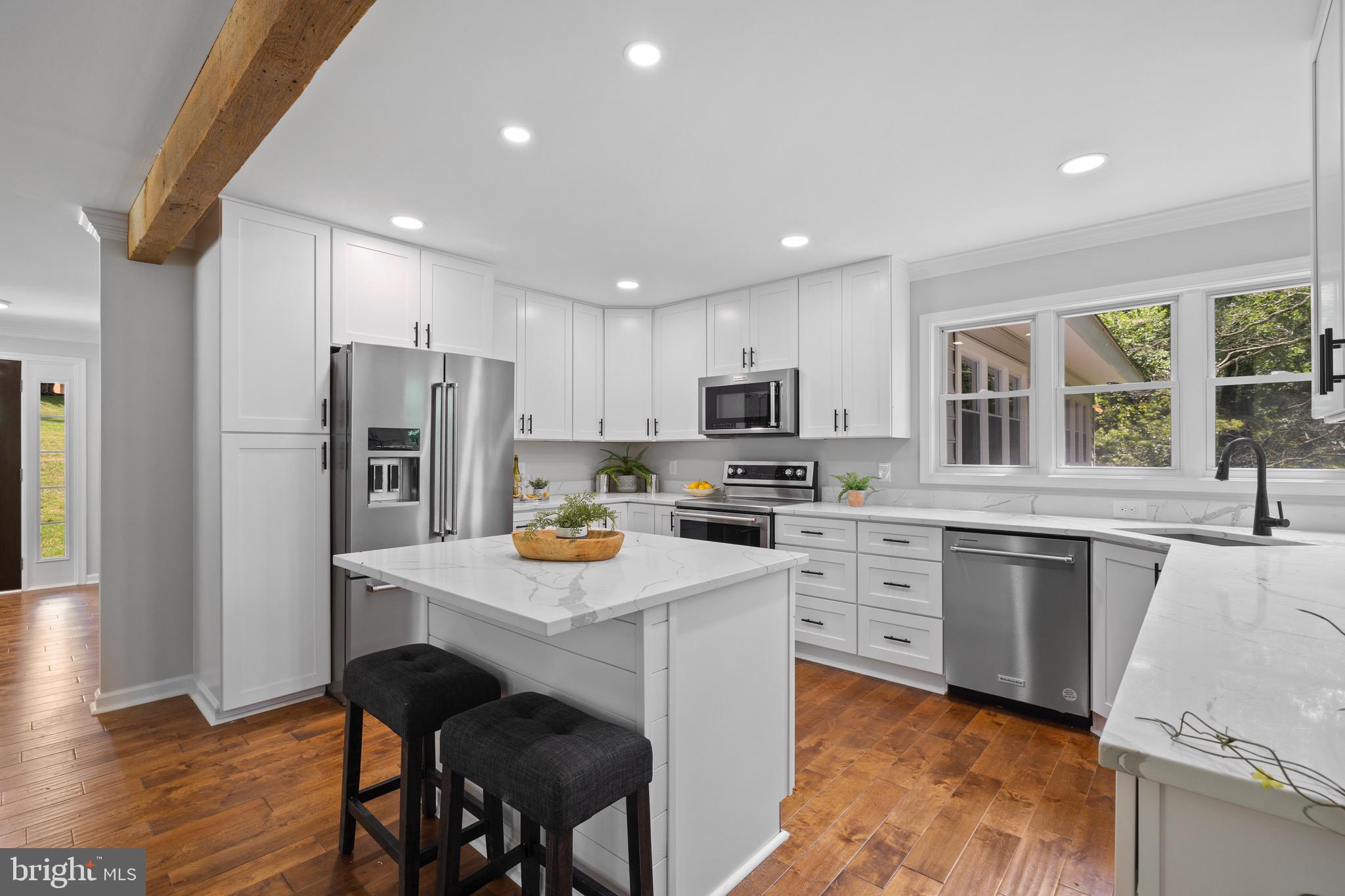 HONEYSUCKLE HILL - Residential