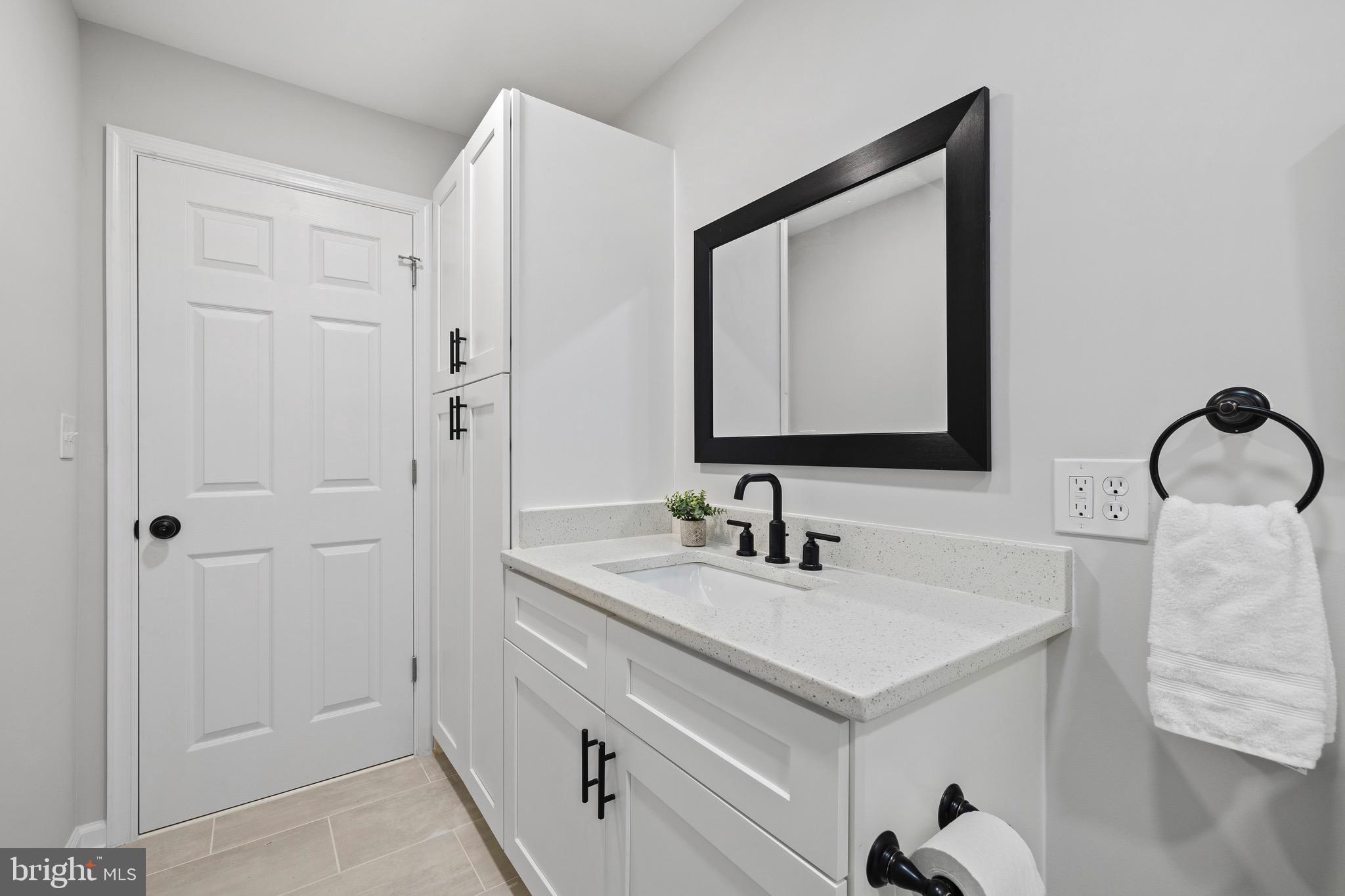 HONEYSUCKLE HILL - Residential