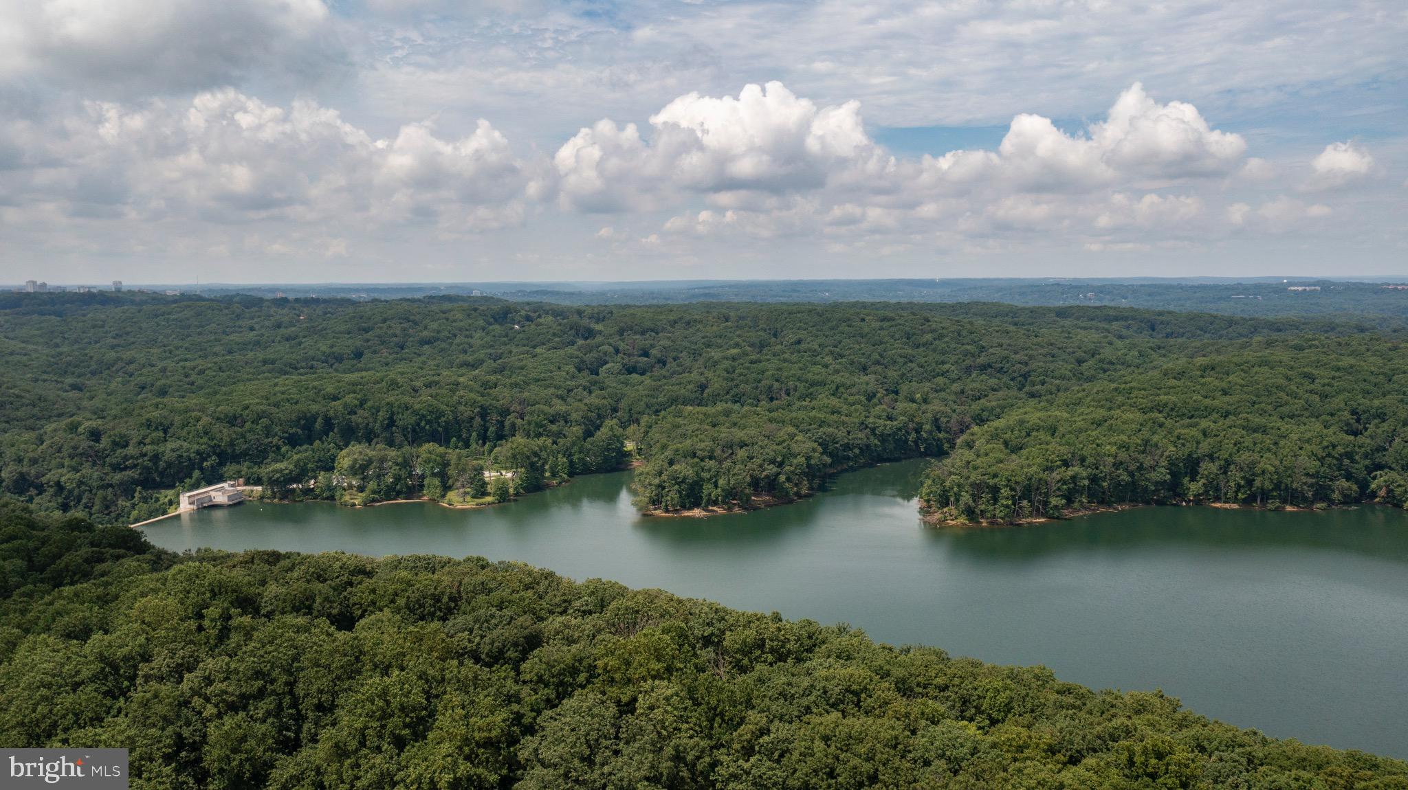 HONEYSUCKLE HILL - Residential