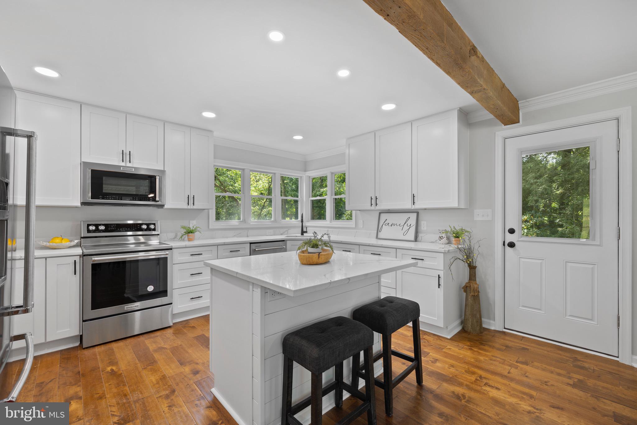 HONEYSUCKLE HILL - Residential