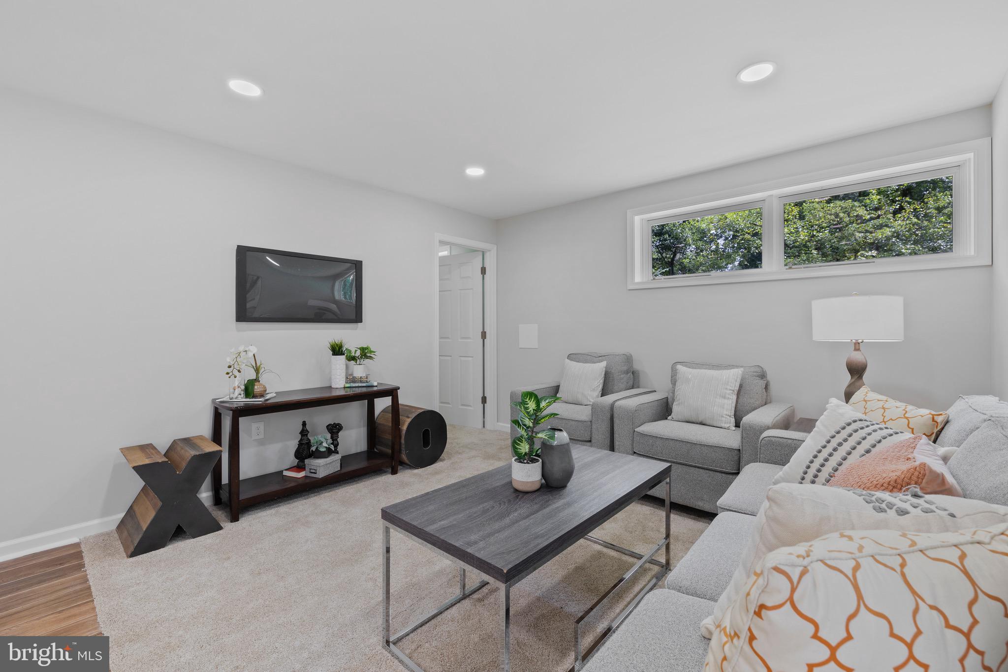 HONEYSUCKLE HILL - Residential